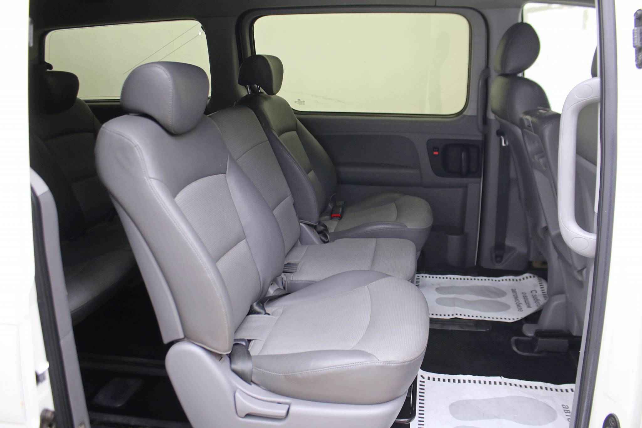 Hyundai Grand Starex, I