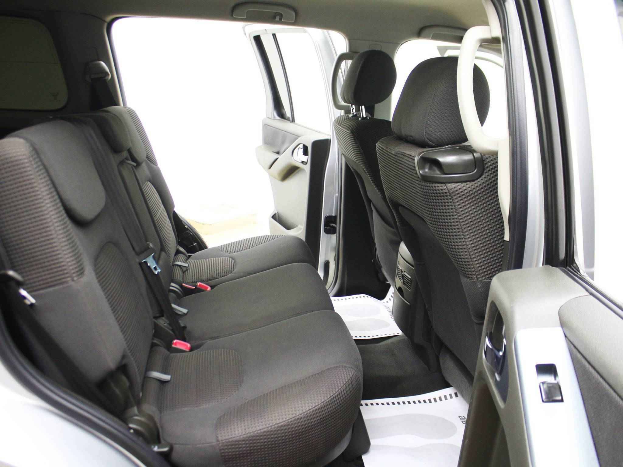 Nissan Pathfinder, III