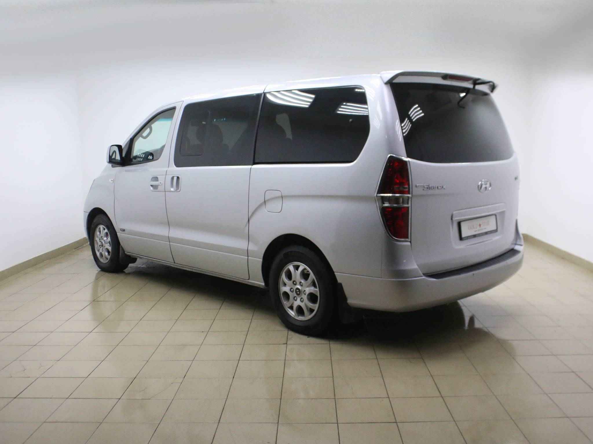 Hyundai Grand Starex, I