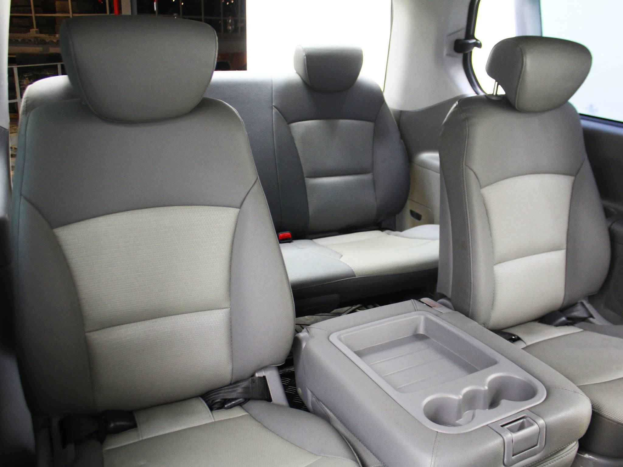 Hyundai Grand Starex, I