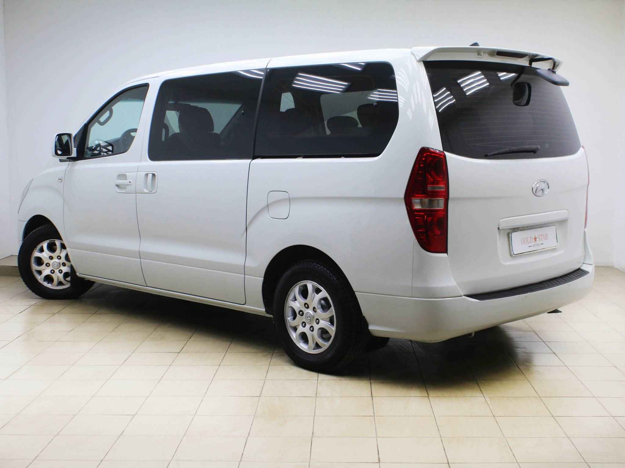 Hyundai Grand Starex, I