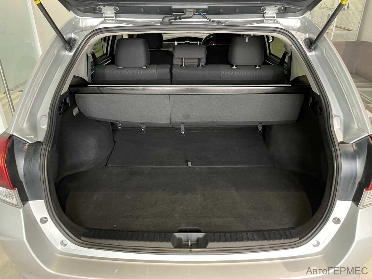 Toyota Corolla Fielder, 2016