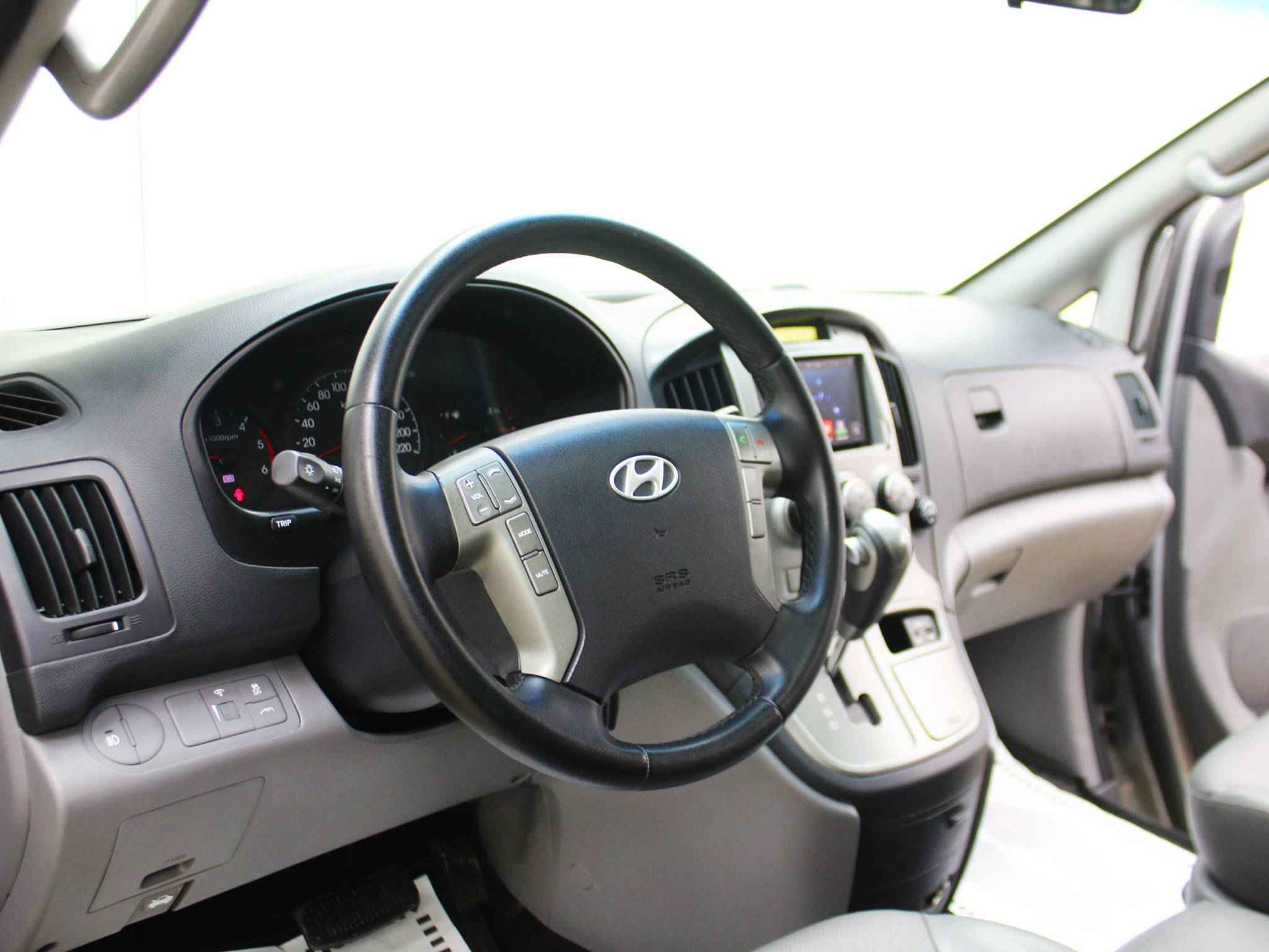 Hyundai Grand Starex, I