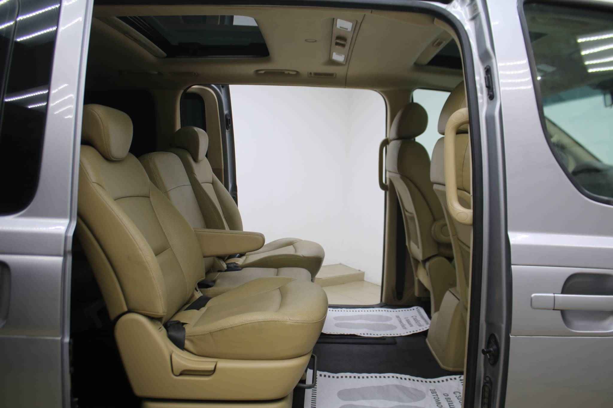 Hyundai Grand Starex, I