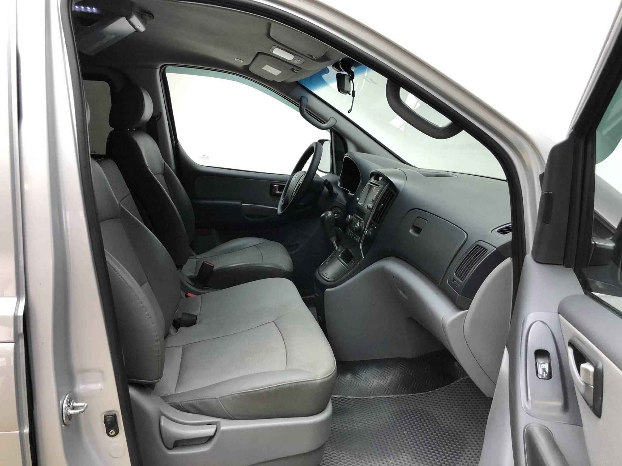 Hyundai Grand Starex, I