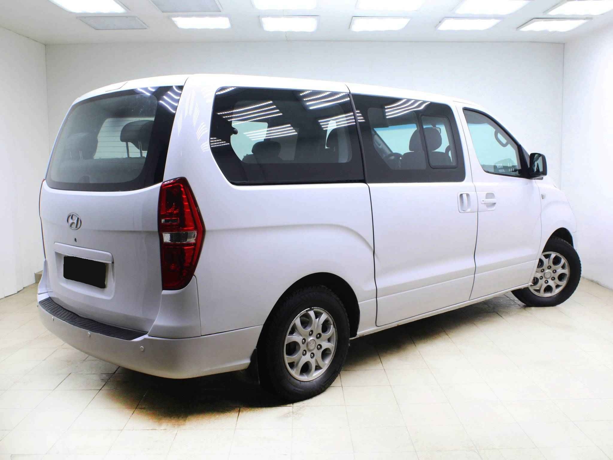 Hyundai Grand Starex, I