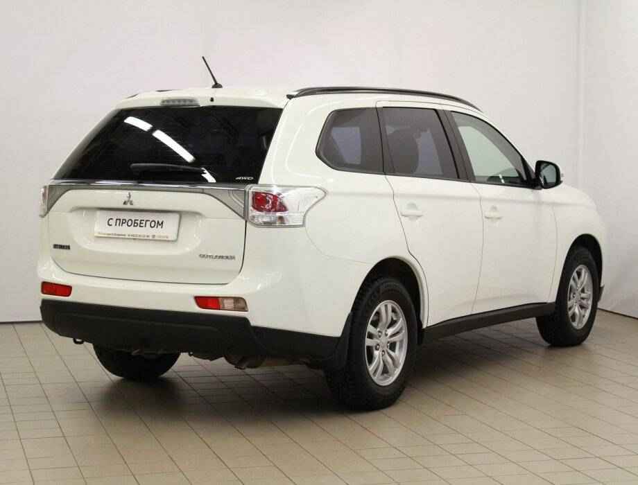 Mitsubishi Outlander, III