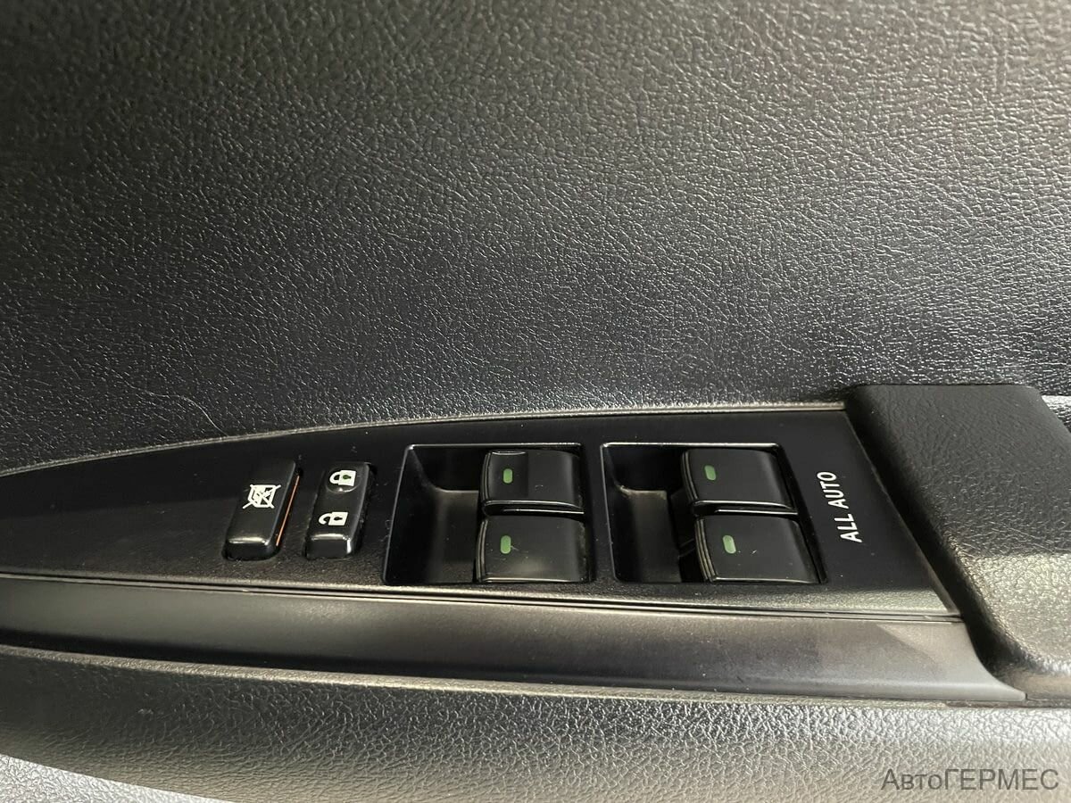 Toyota Corolla Fielder, 2016