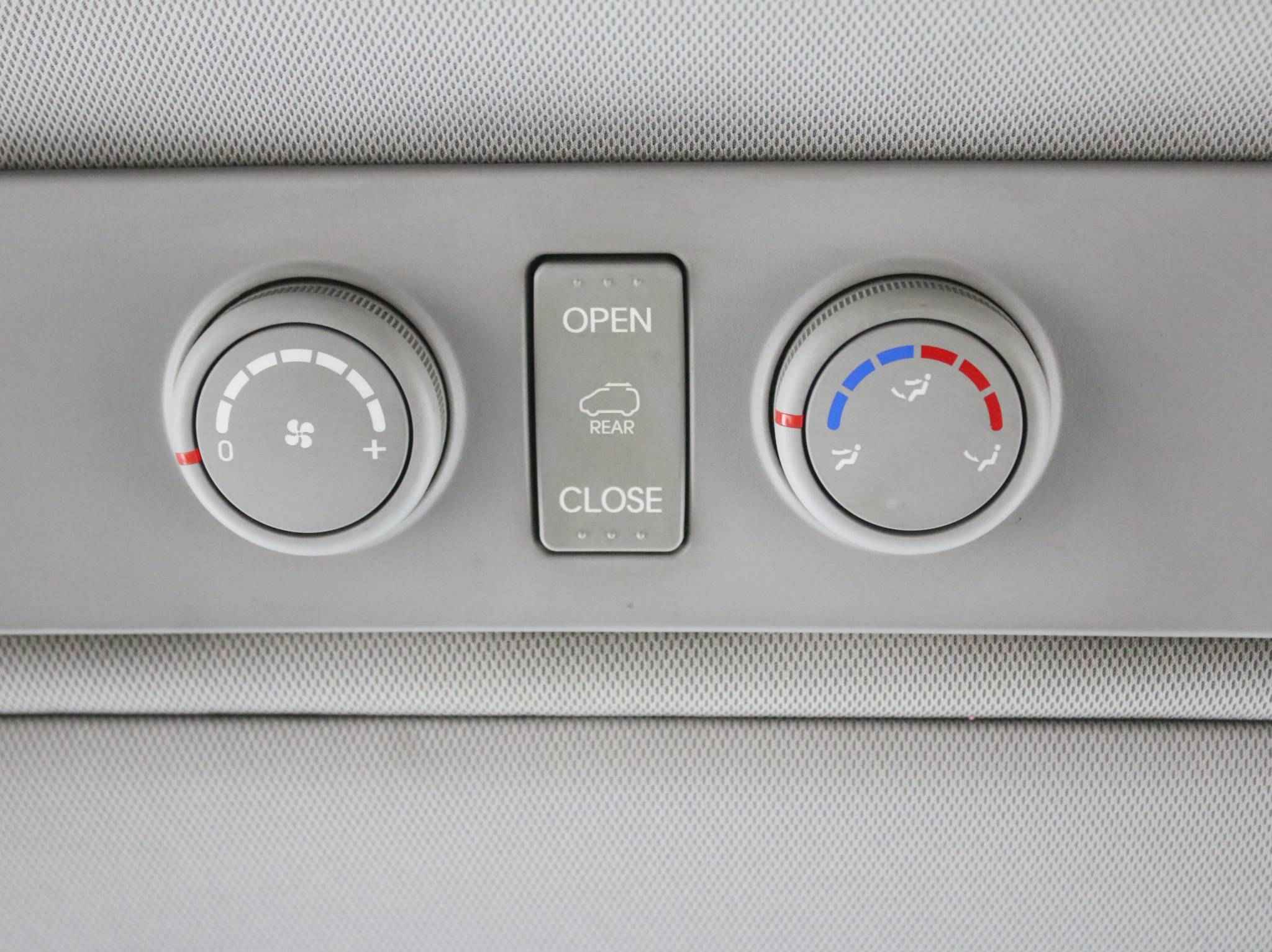 Hyundai Grand Starex, I