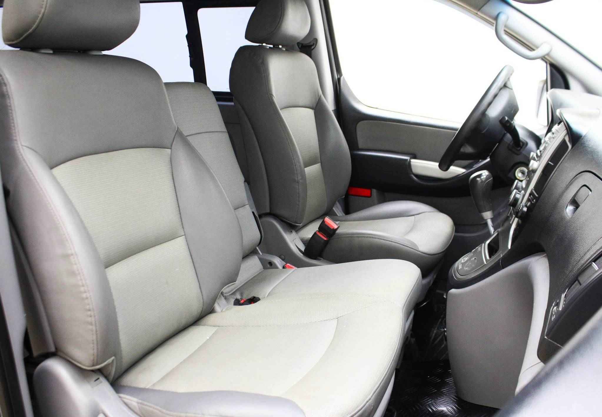 Hyundai Grand Starex, I