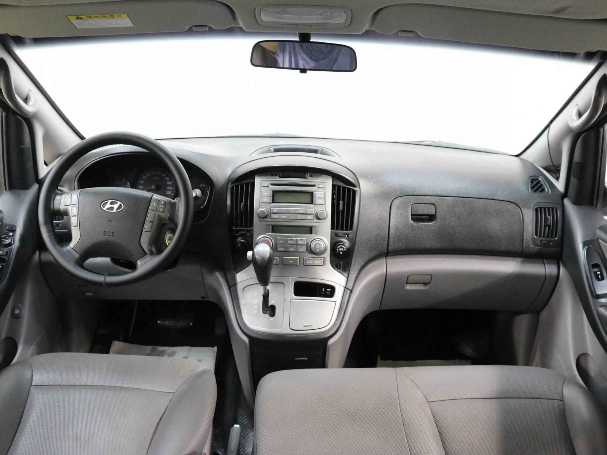 Hyundai Grand Starex, I