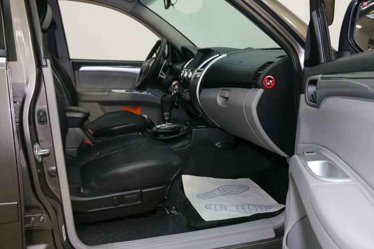 Mitsubishi Pajero Sport, II