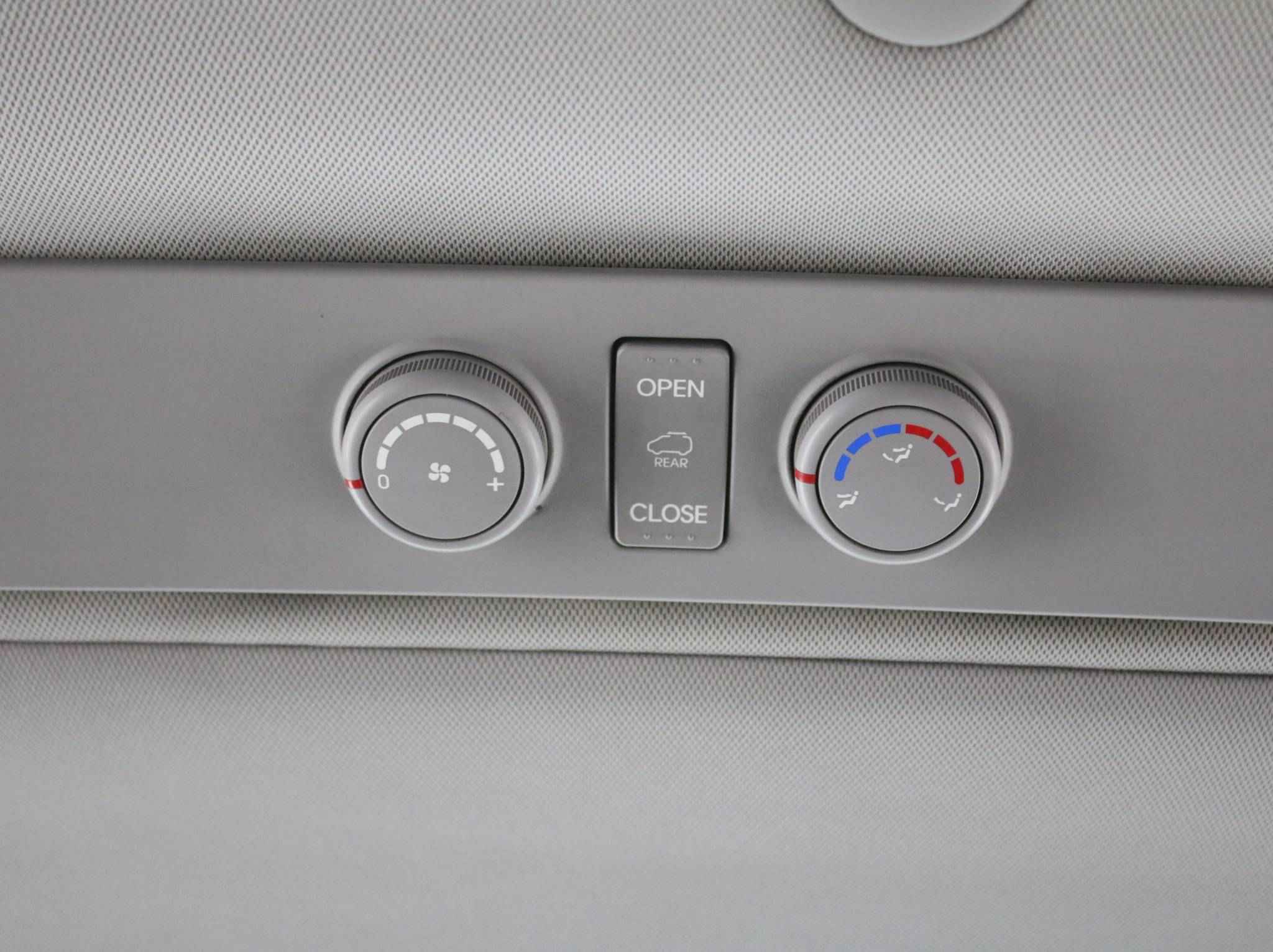 Hyundai Grand Starex, I