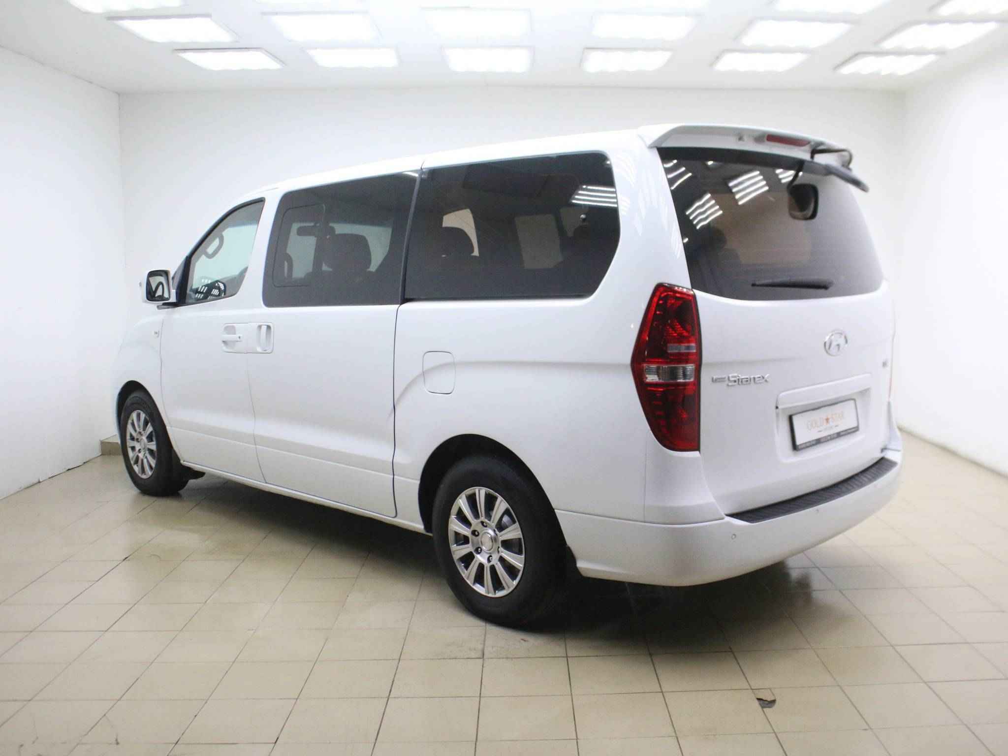 Hyundai Grand Starex, I