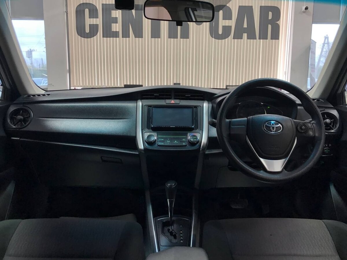 Toyota Corolla Fielder, 2015