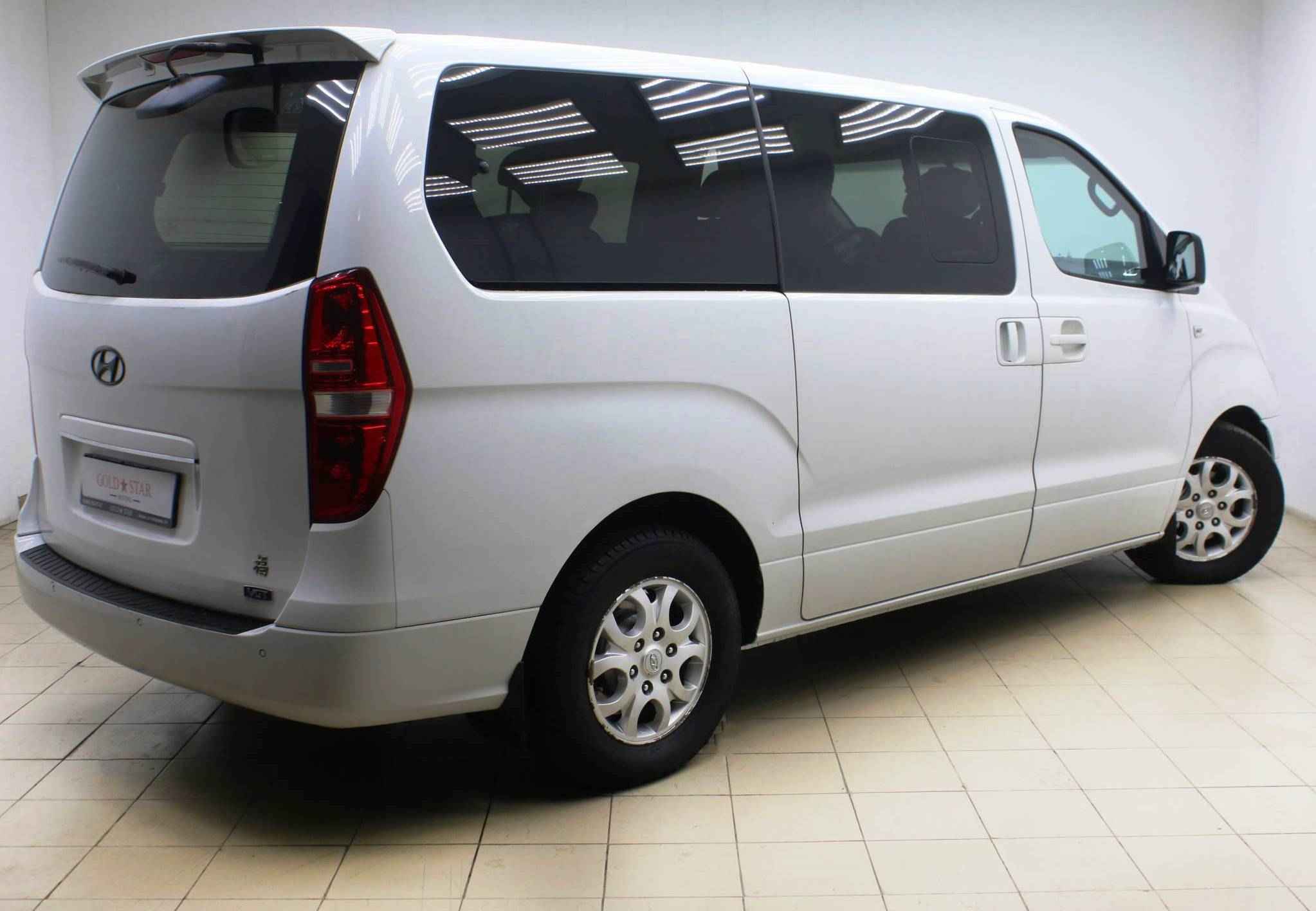 Hyundai Grand Starex, I