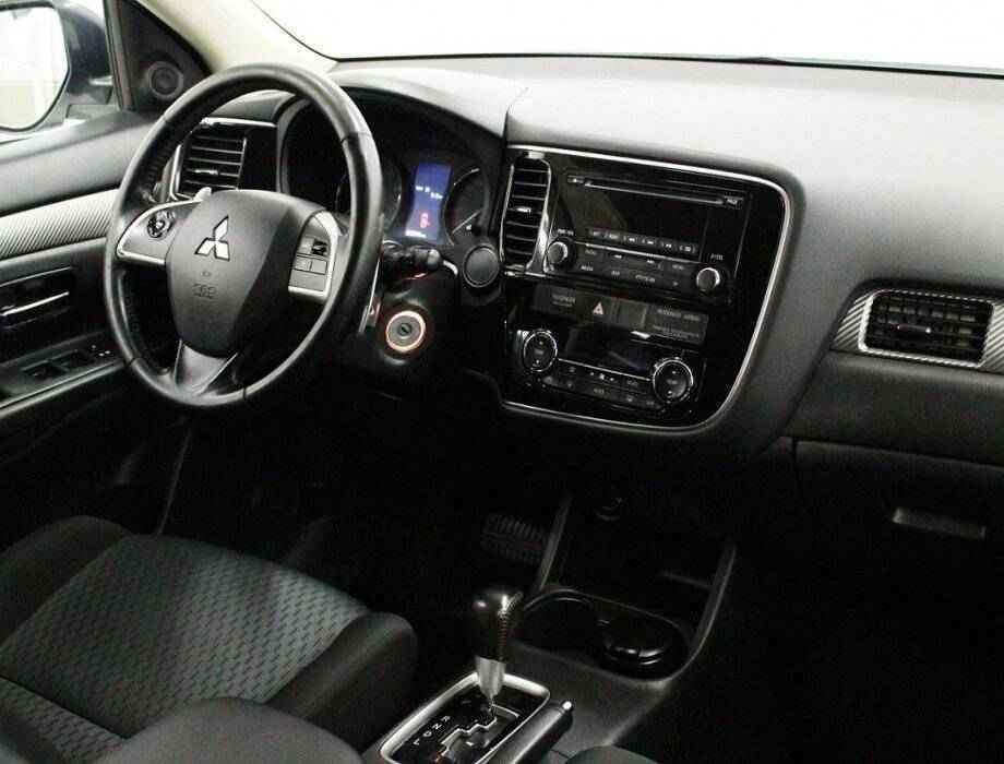 Mitsubishi Outlander, III