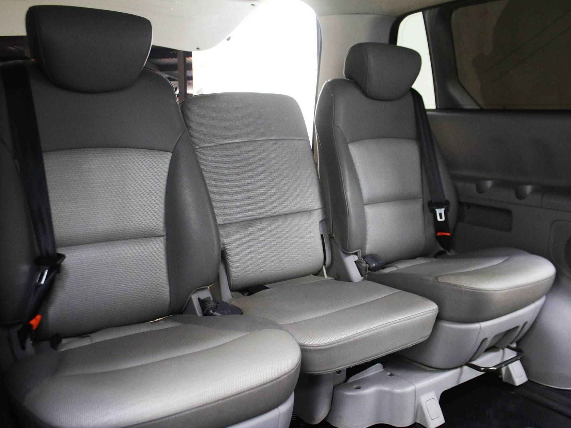 Hyundai Grand Starex, I