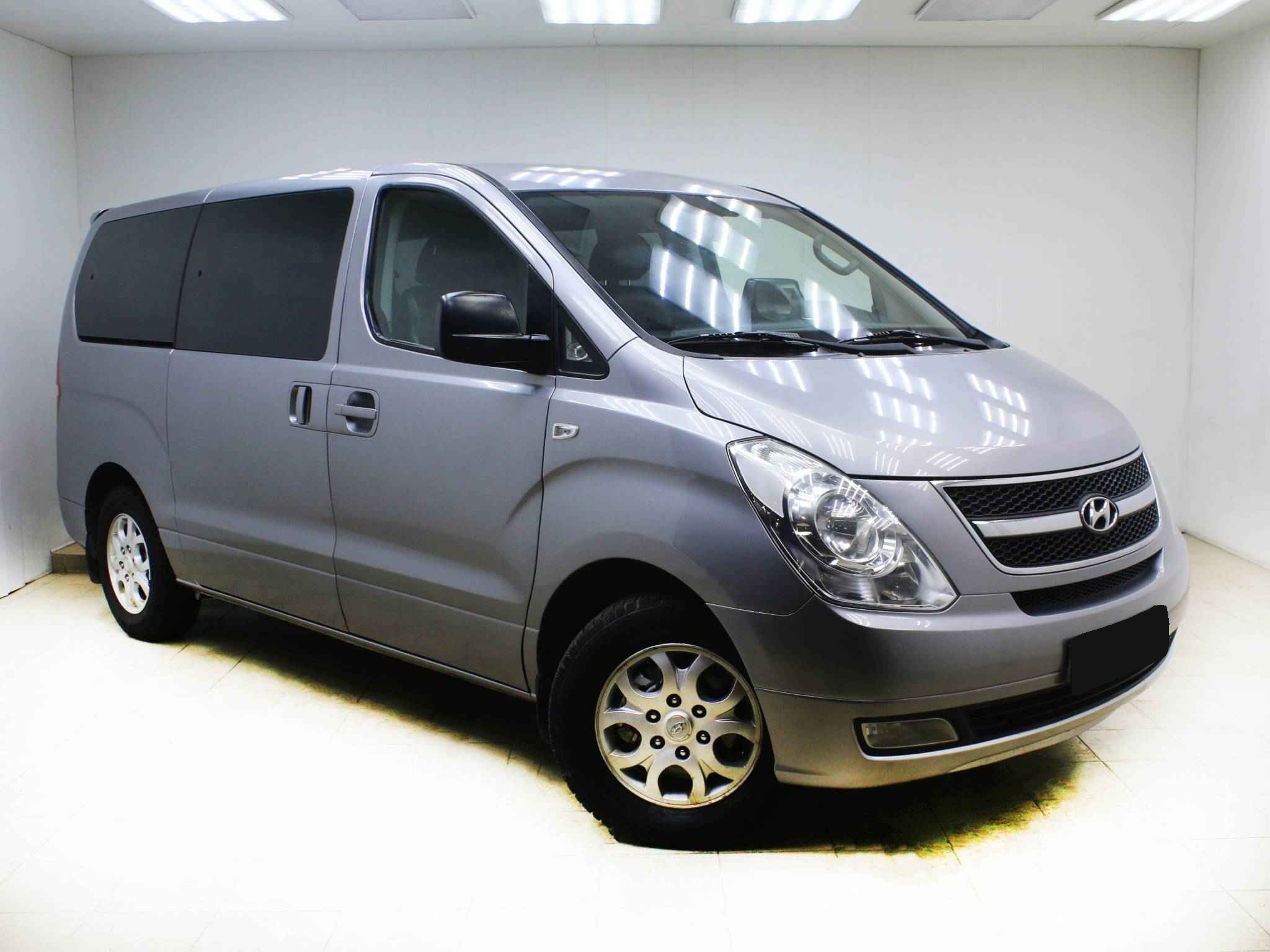 Hyundai Grand Starex, I