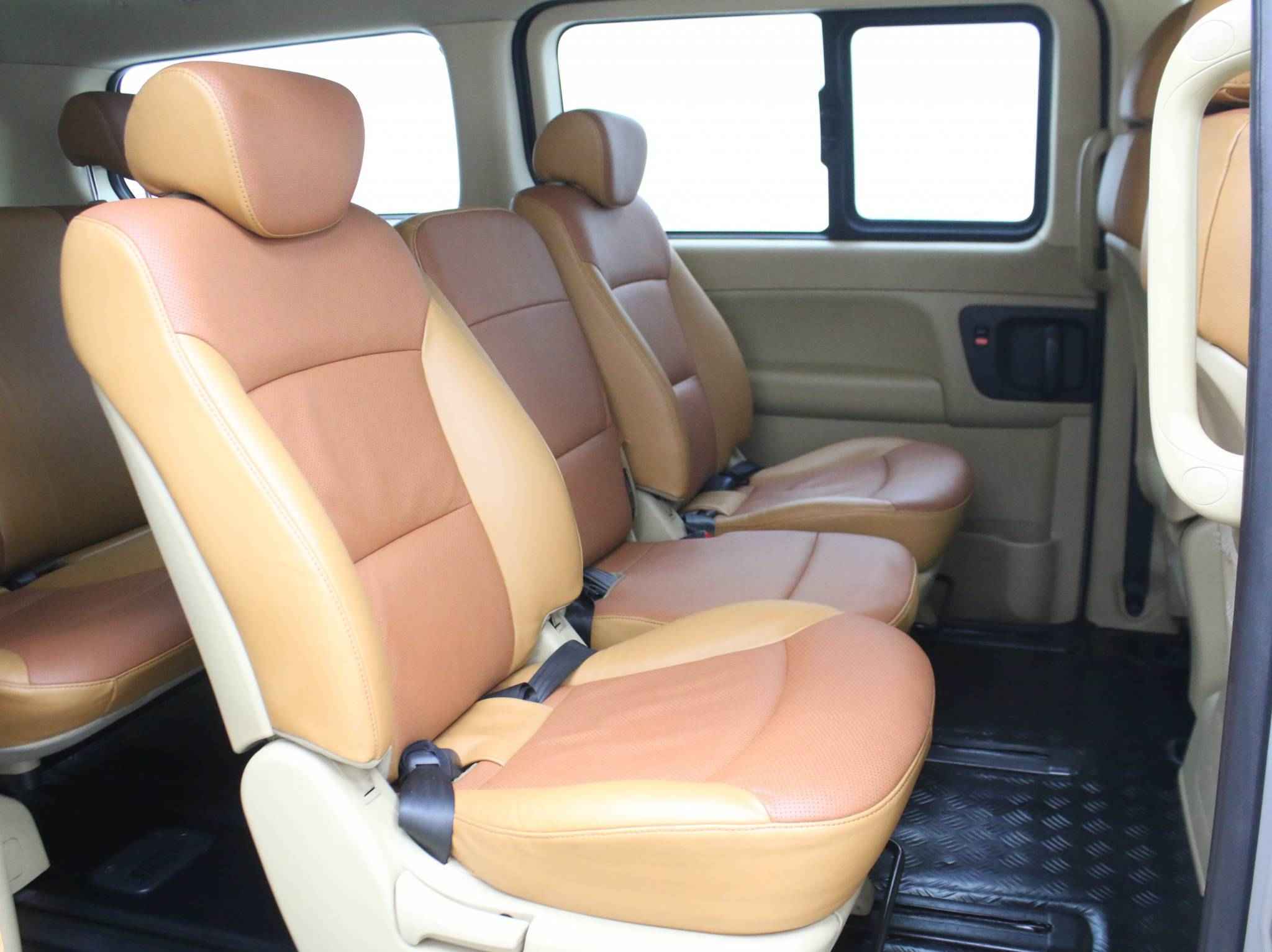 Hyundai Grand Starex, I