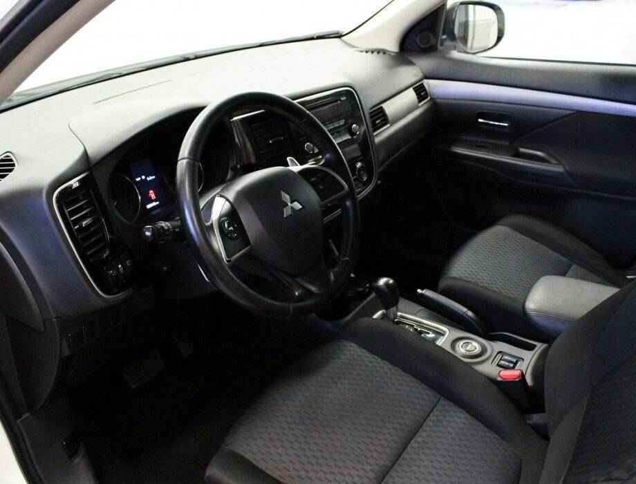 Mitsubishi Outlander, III