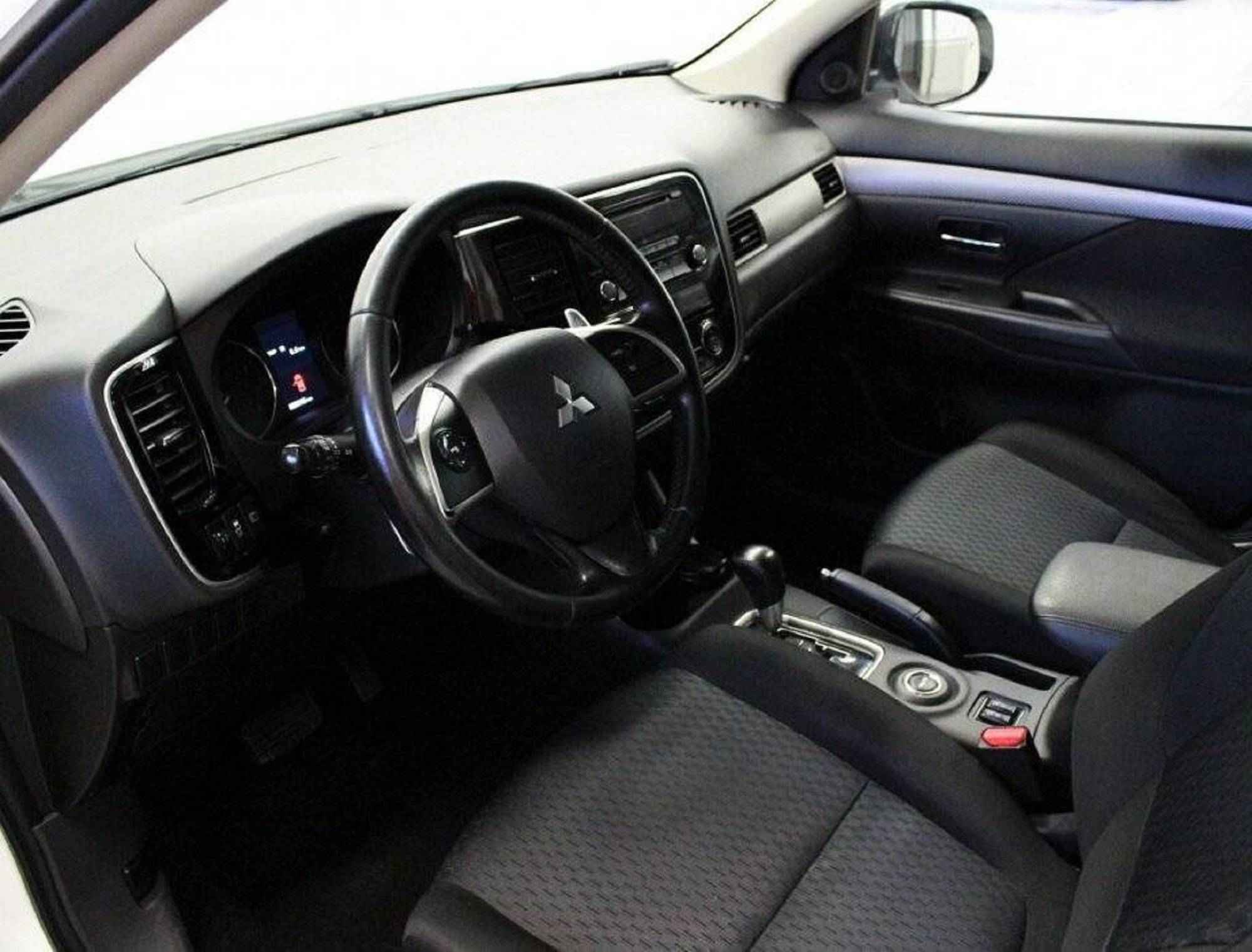 Mitsubishi Outlander, III