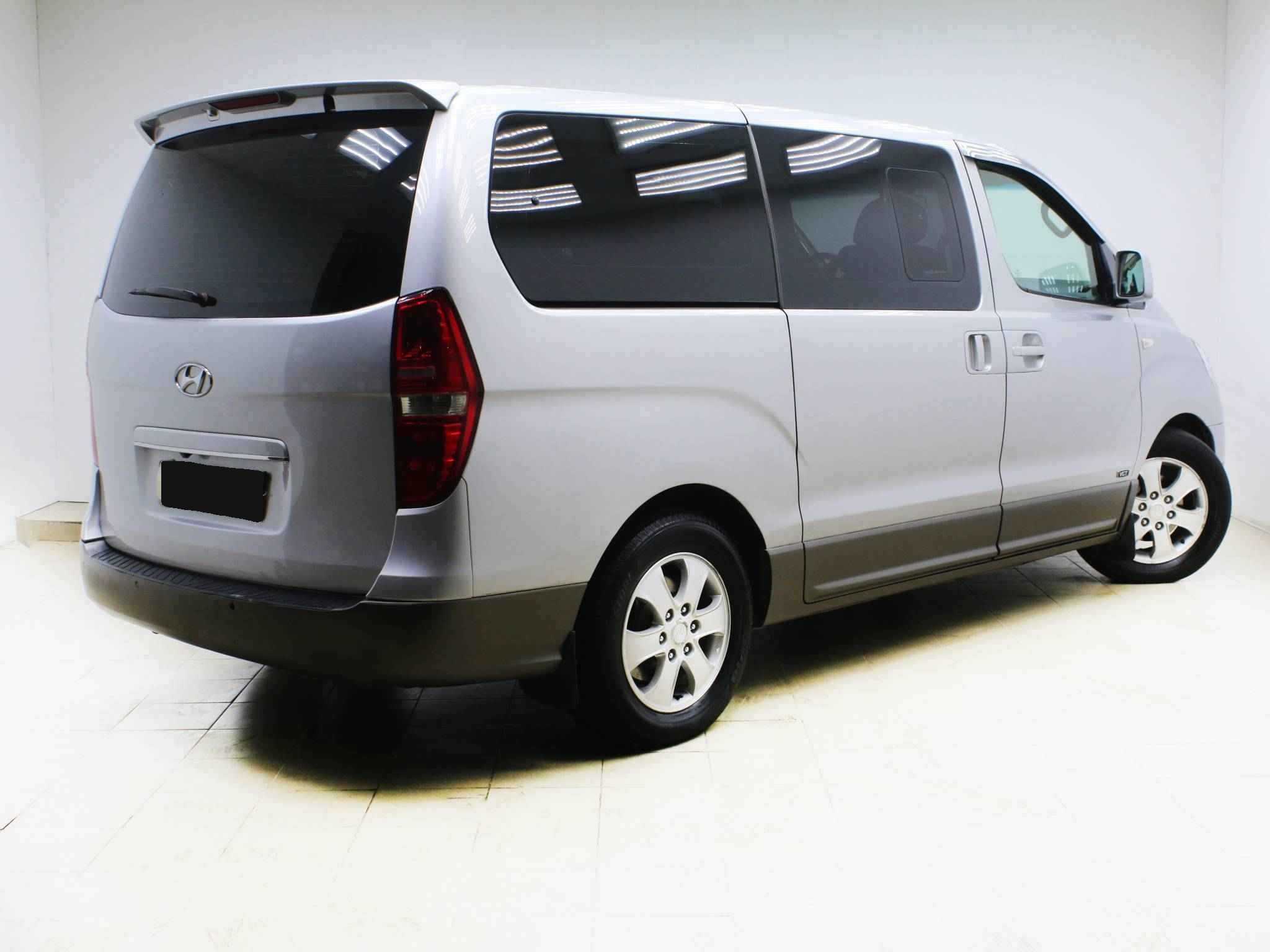 Hyundai Grand Starex, I