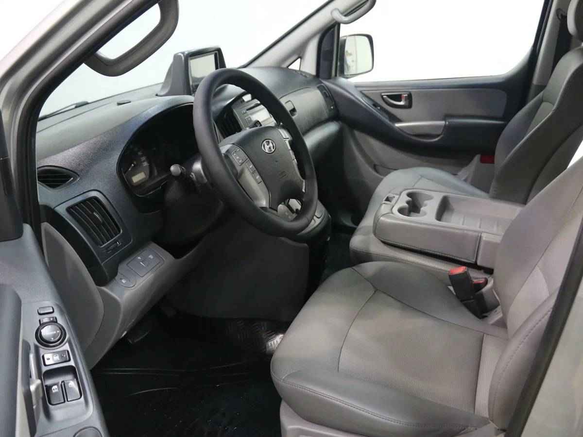 Hyundai Grand Starex, I