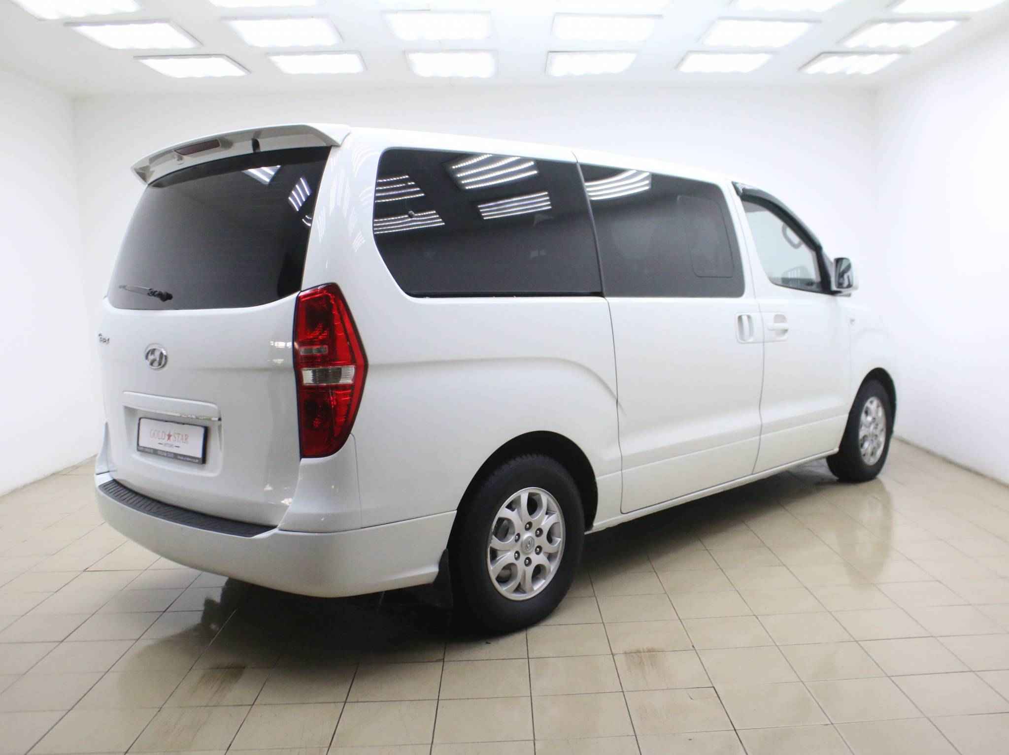 Hyundai Grand Starex, I