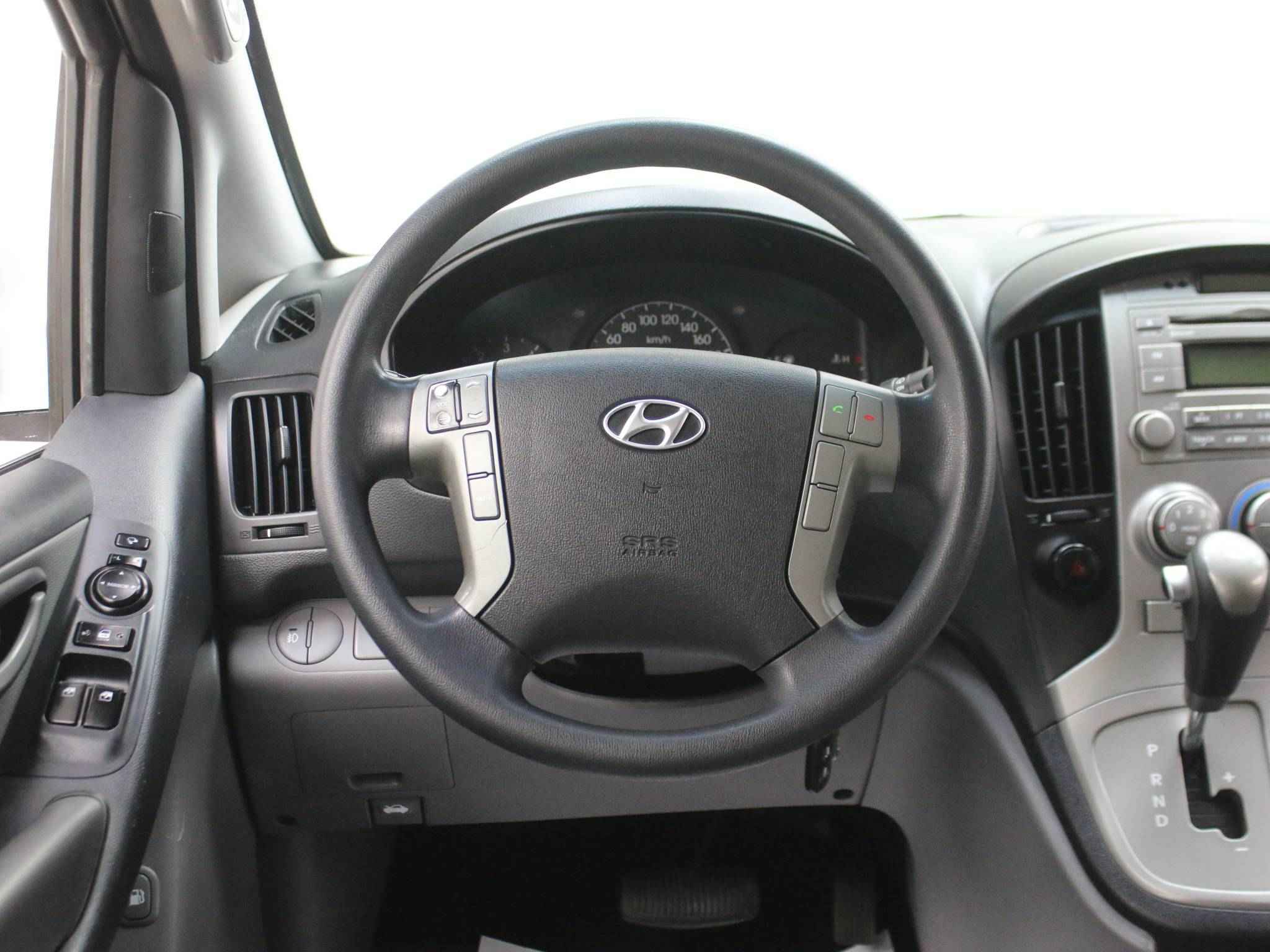 Hyundai Grand Starex, I