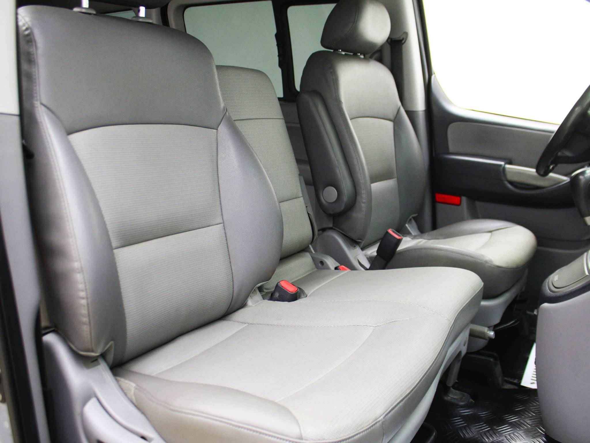 Hyundai Grand Starex, I