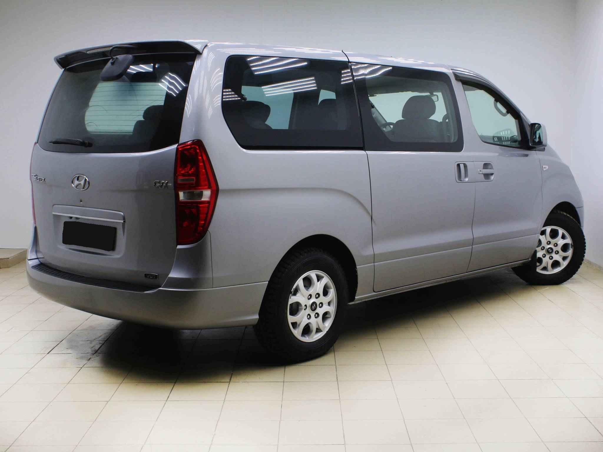 Hyundai Grand Starex, I