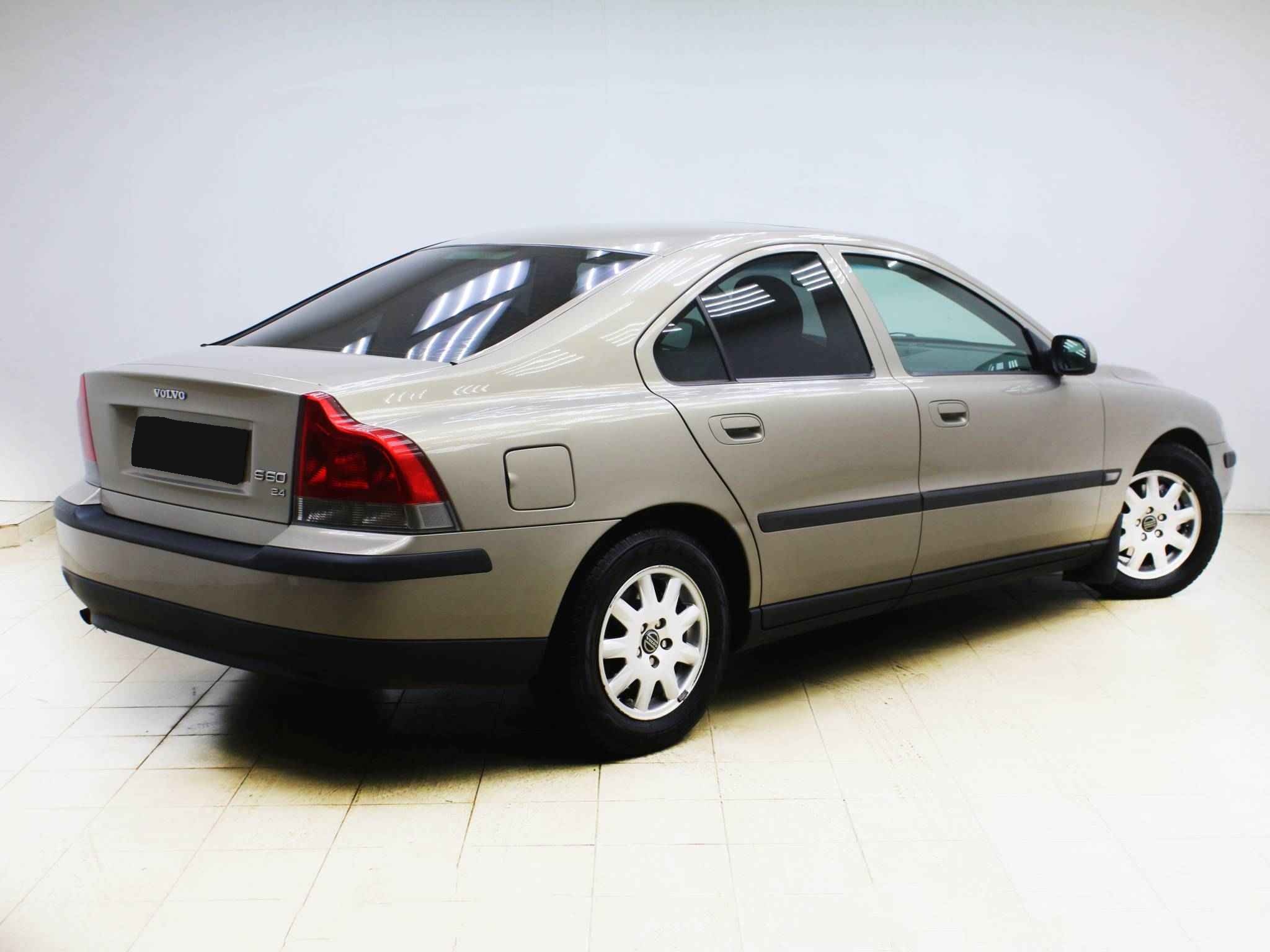 Volvo S60, I