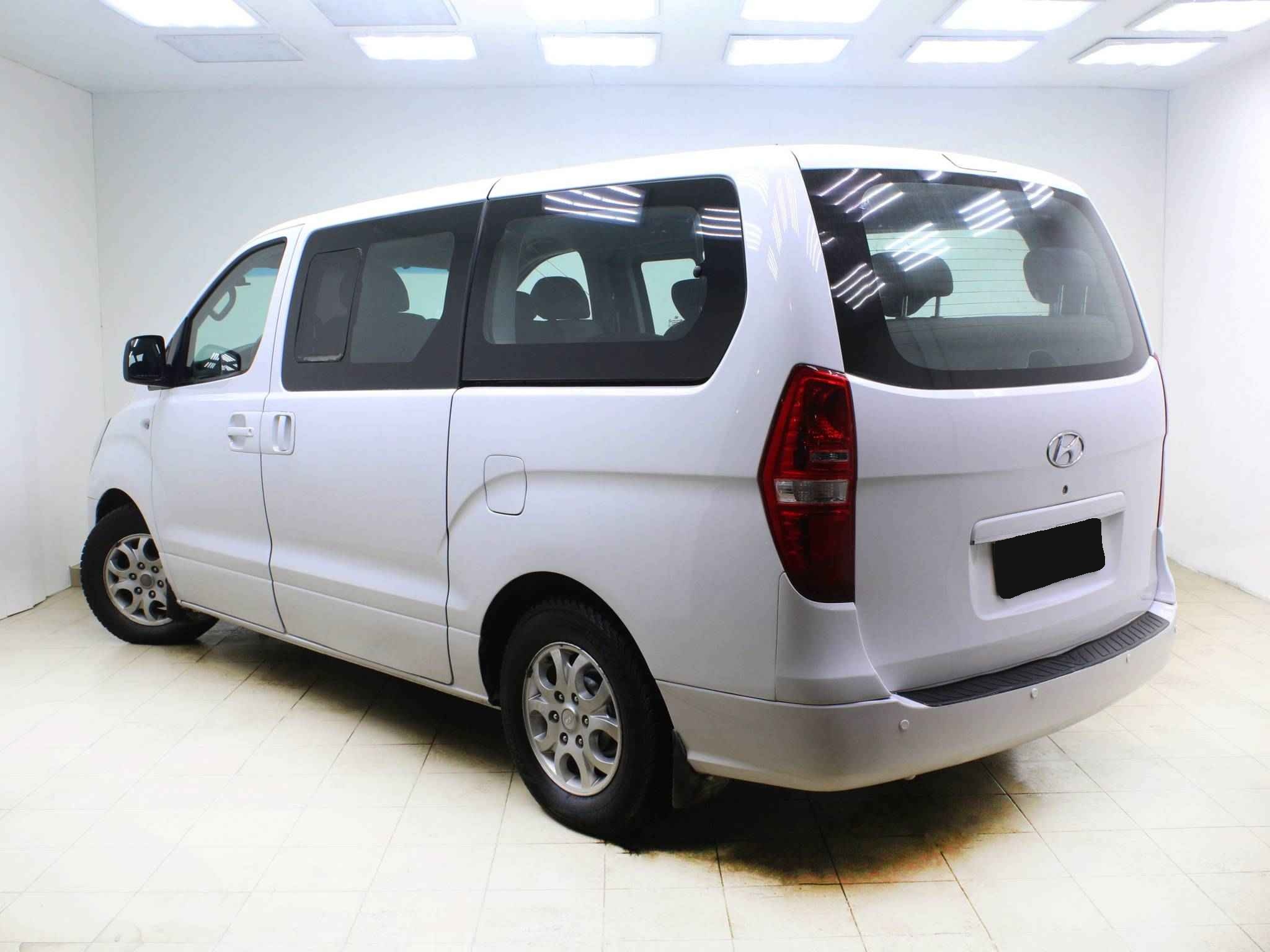 Hyundai Grand Starex, I