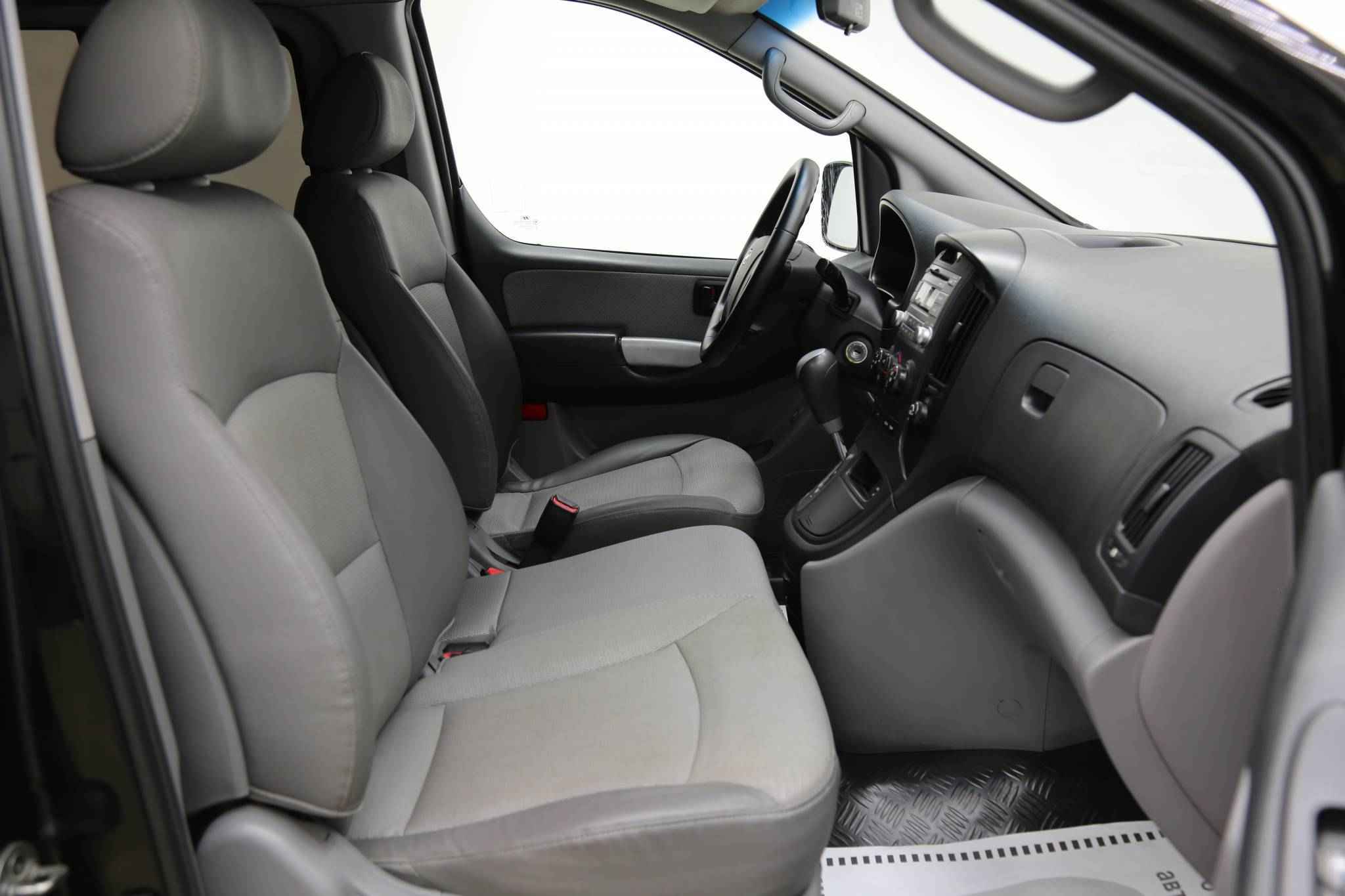 Hyundai Grand Starex, I