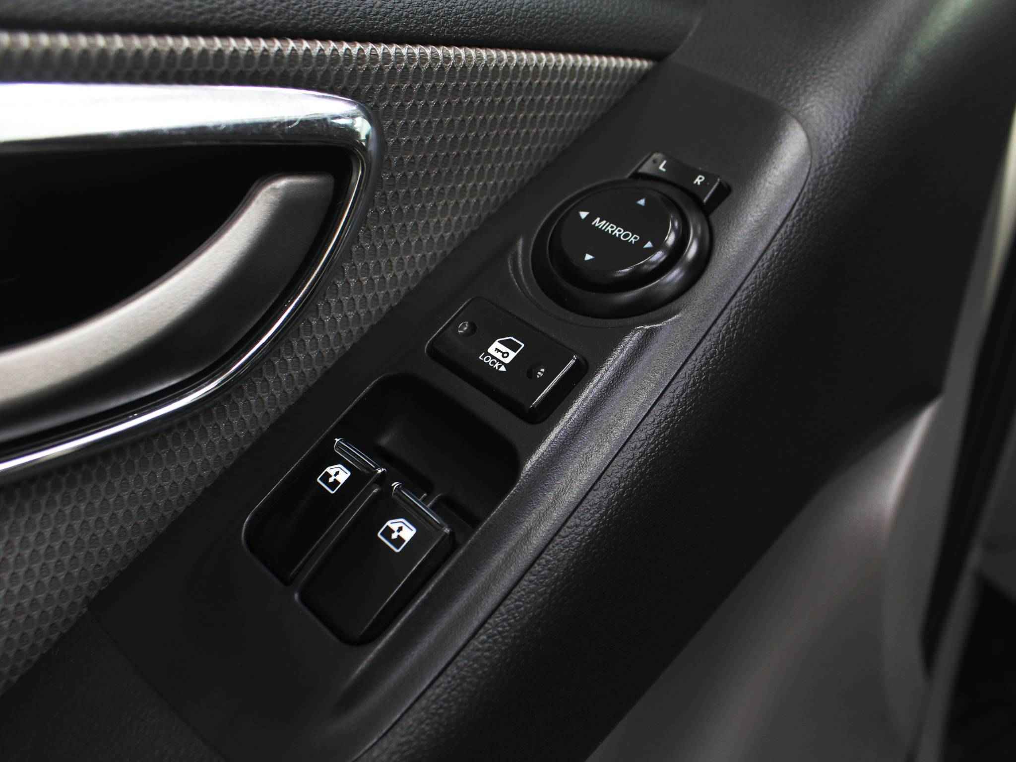 Hyundai Grand Starex, I