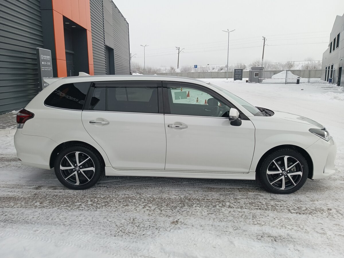 Toyota Corolla Fielder, 2018
