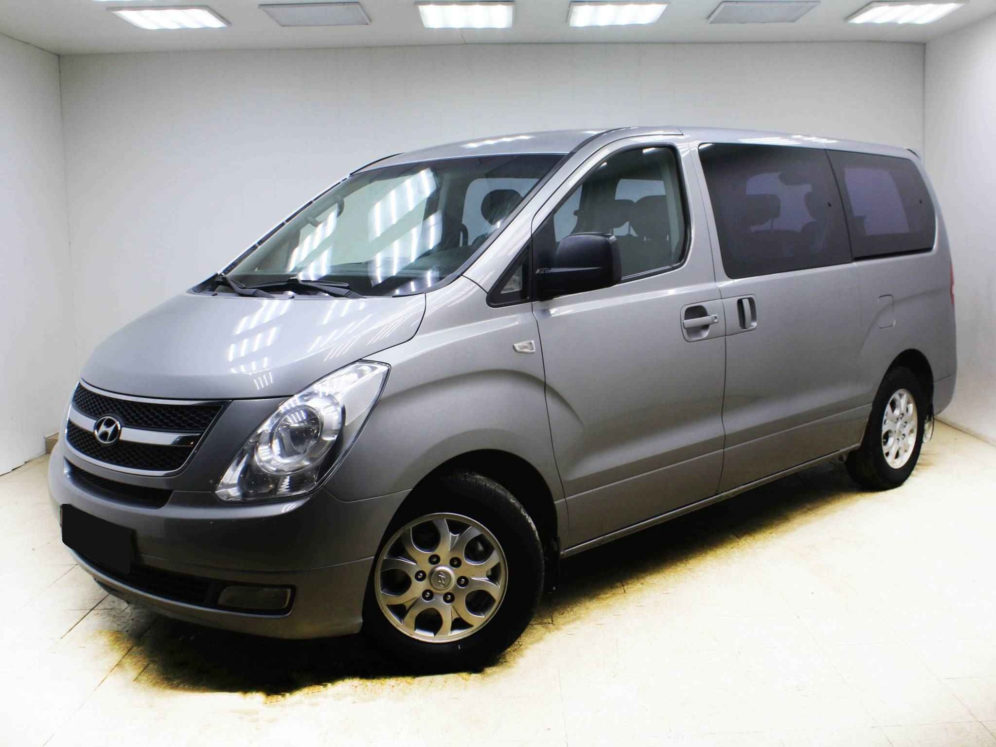 Hyundai Grand Starex, I