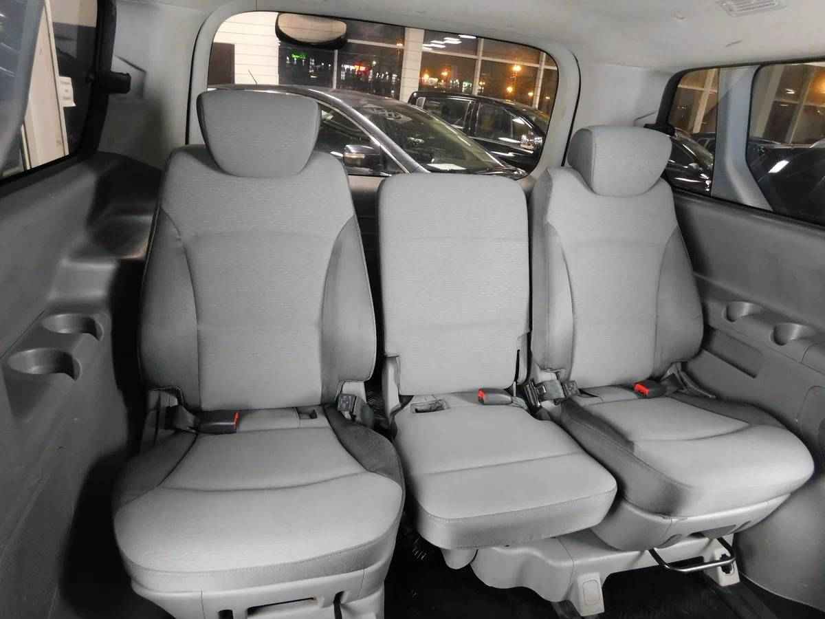 Hyundai Grand Starex, I