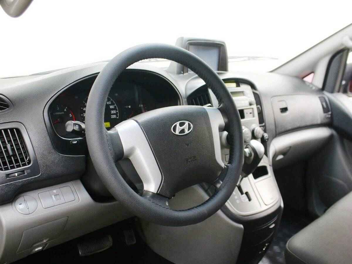 Hyundai Grand Starex, I