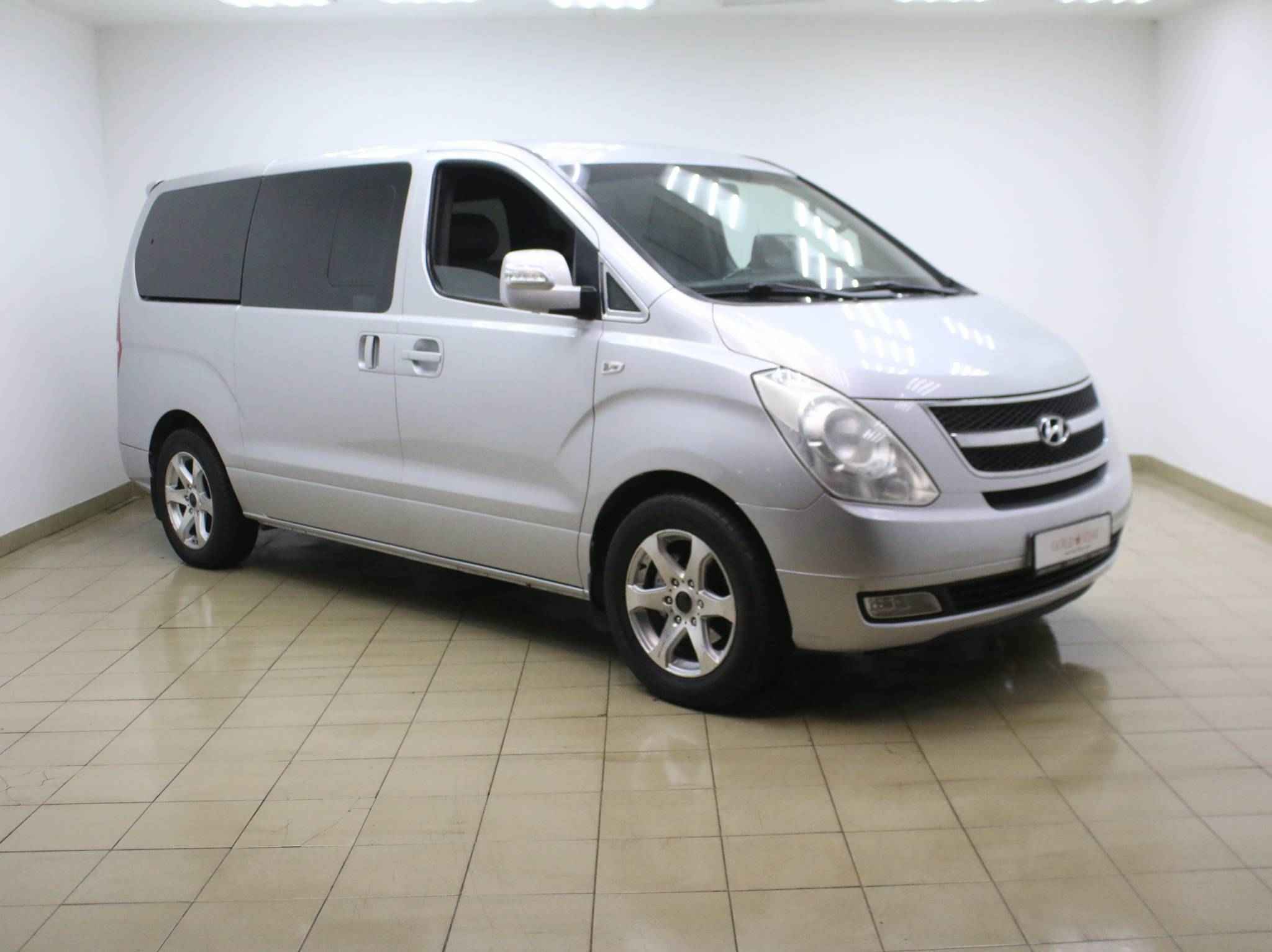 Hyundai Grand Starex, I