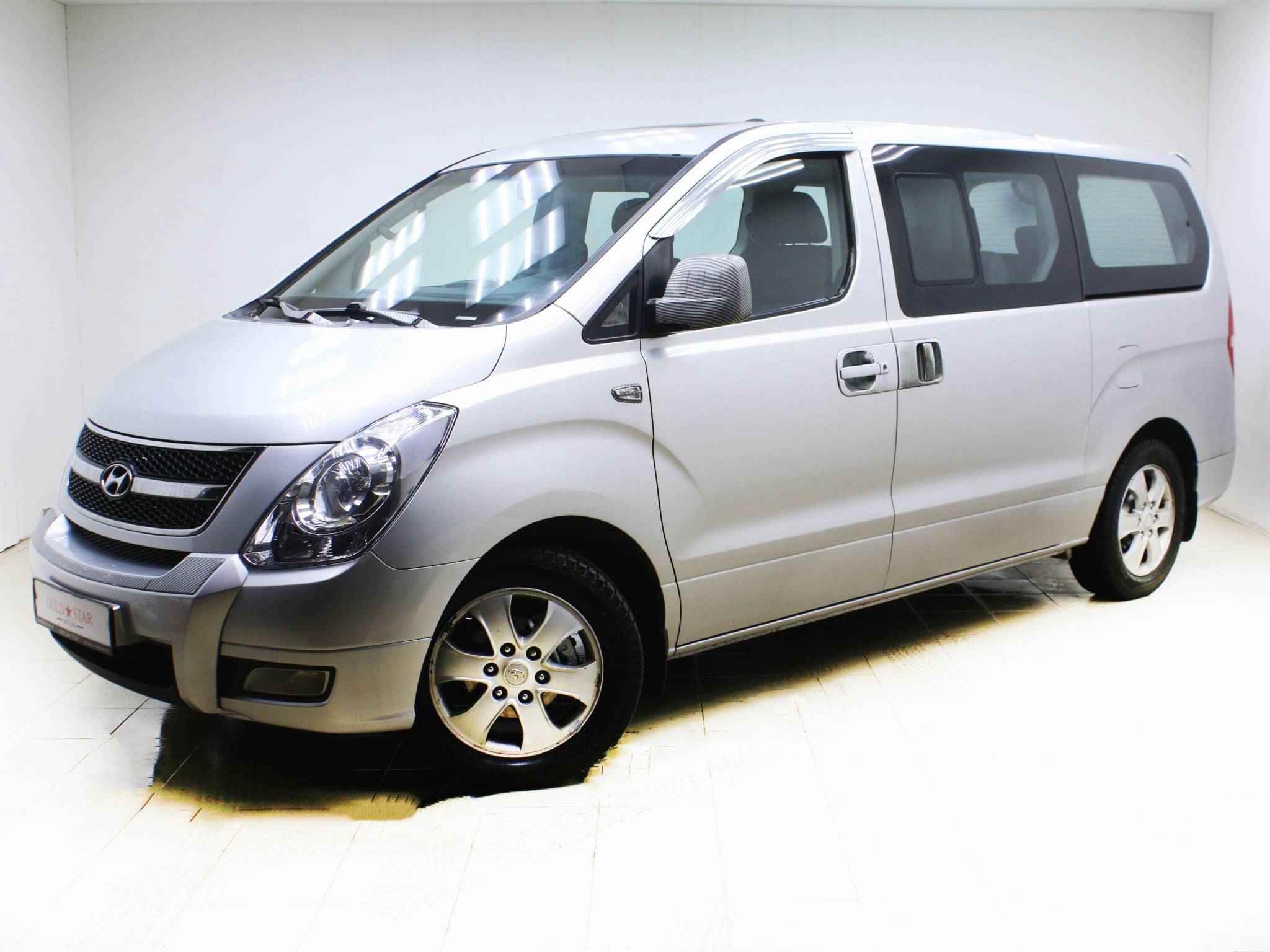 Hyundai Grand Starex, I