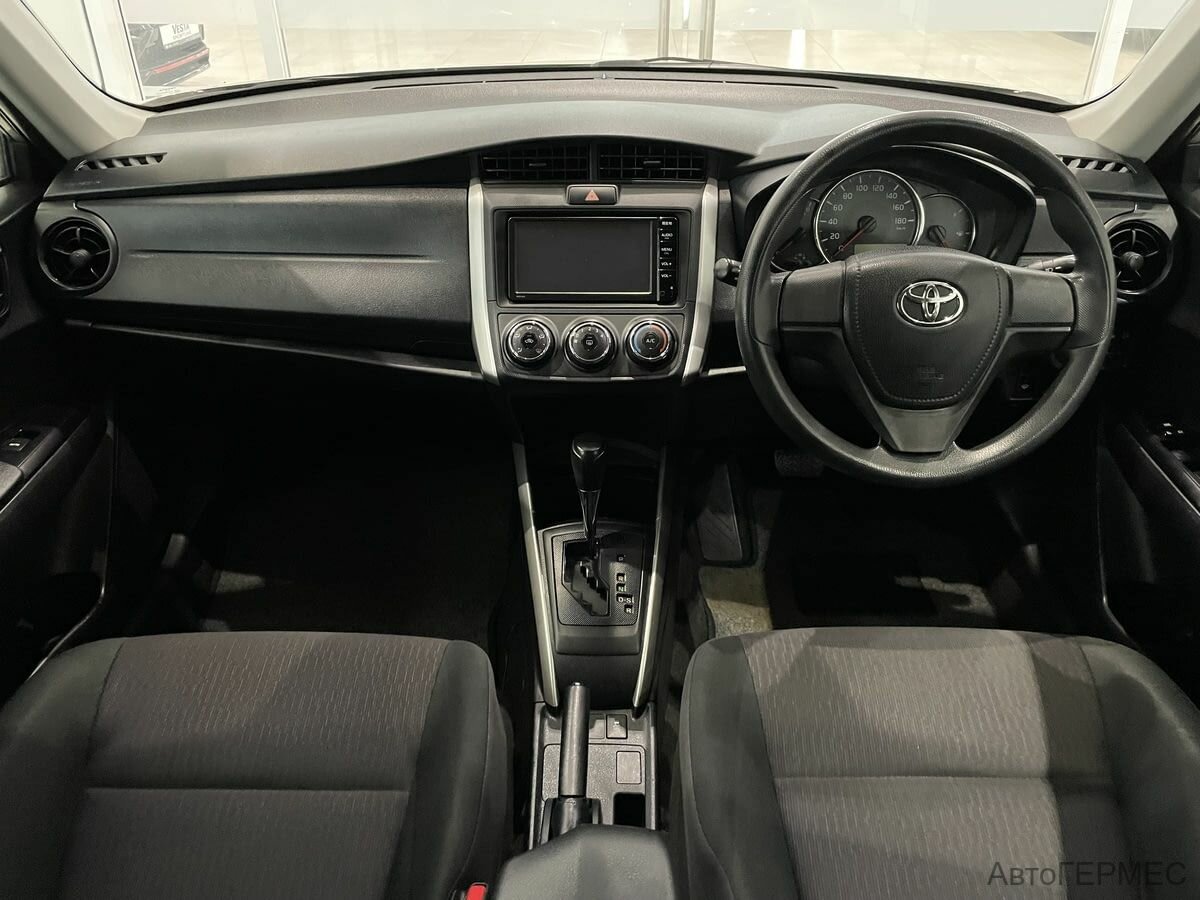 Toyota Corolla Fielder, 2016