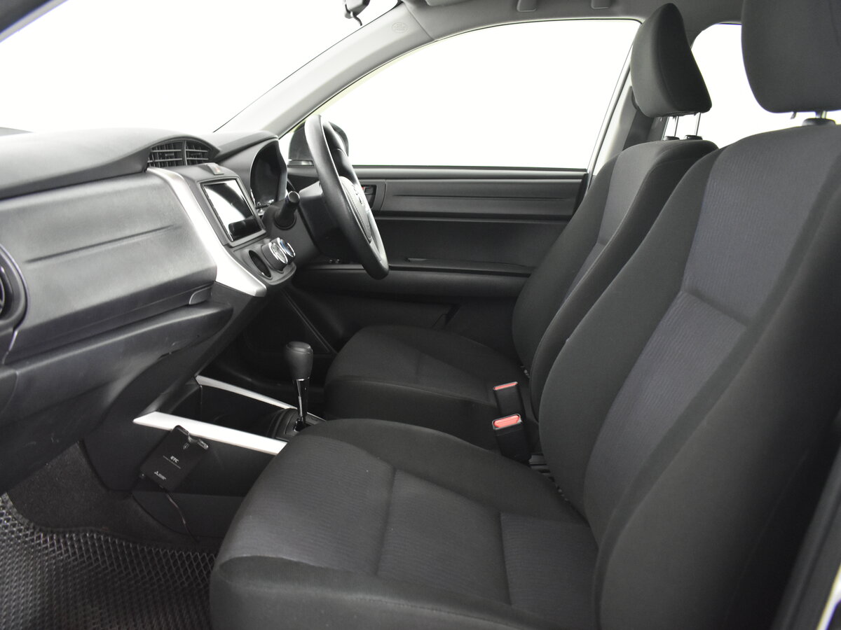 Toyota Corolla Fielder, 2019