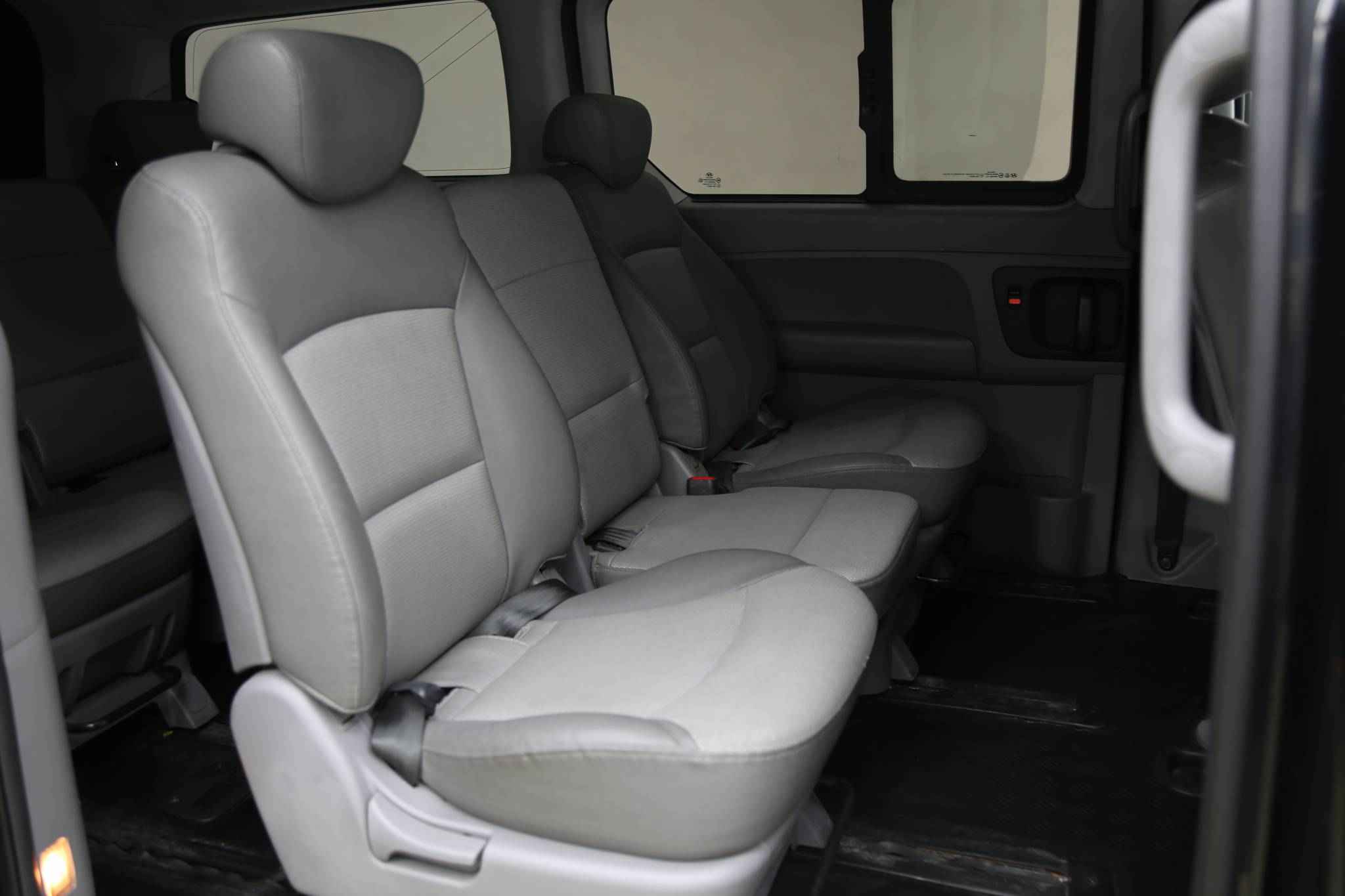 Hyundai Grand Starex, I