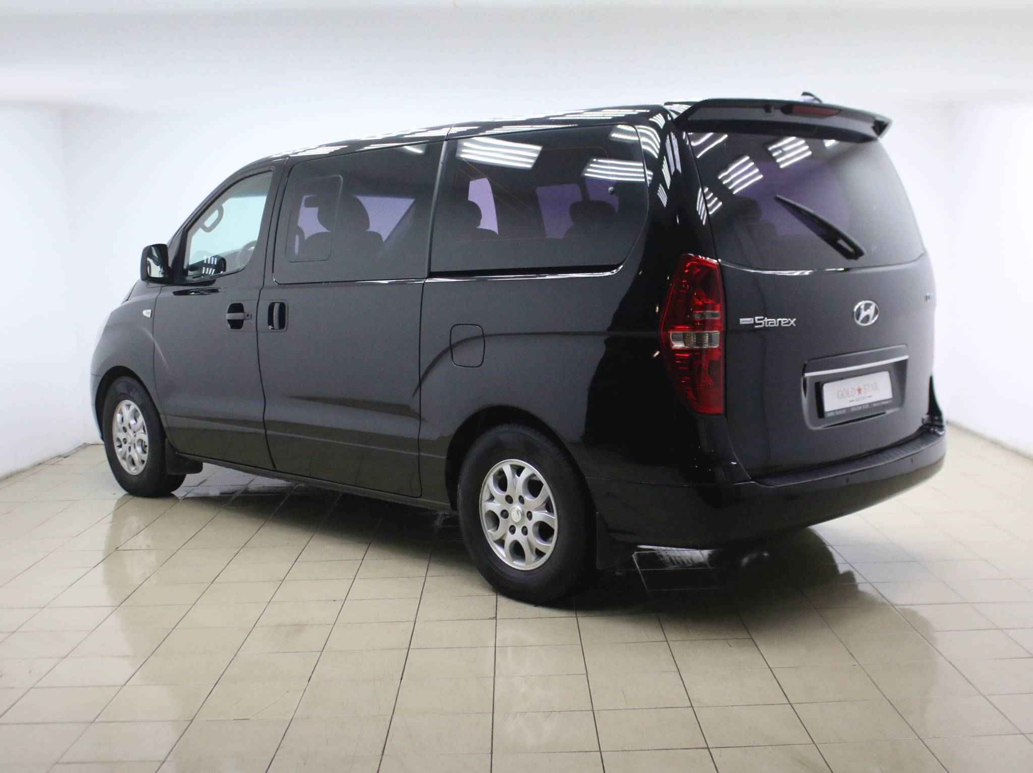 Hyundai Grand Starex, I