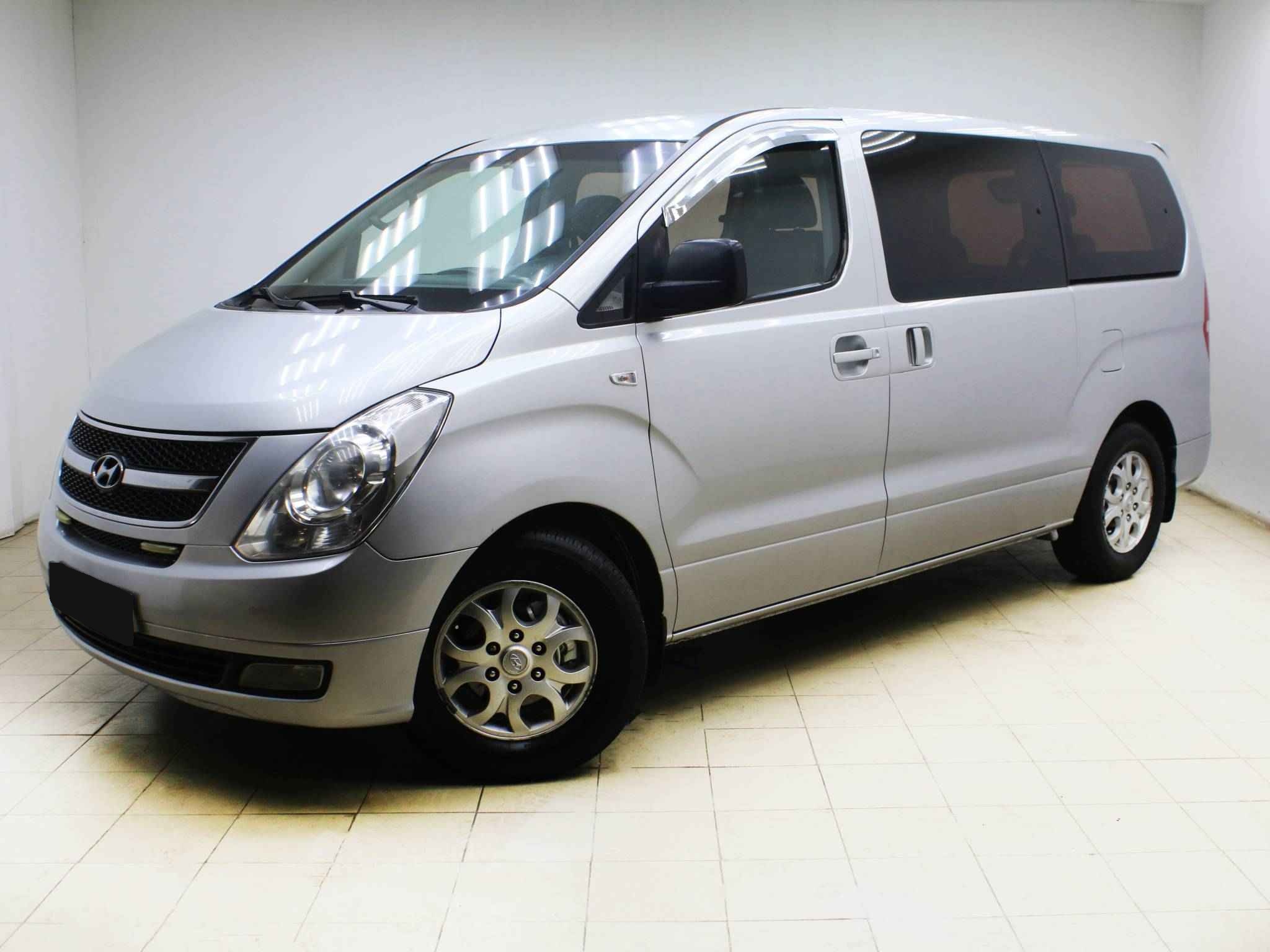 Hyundai Grand Starex, I