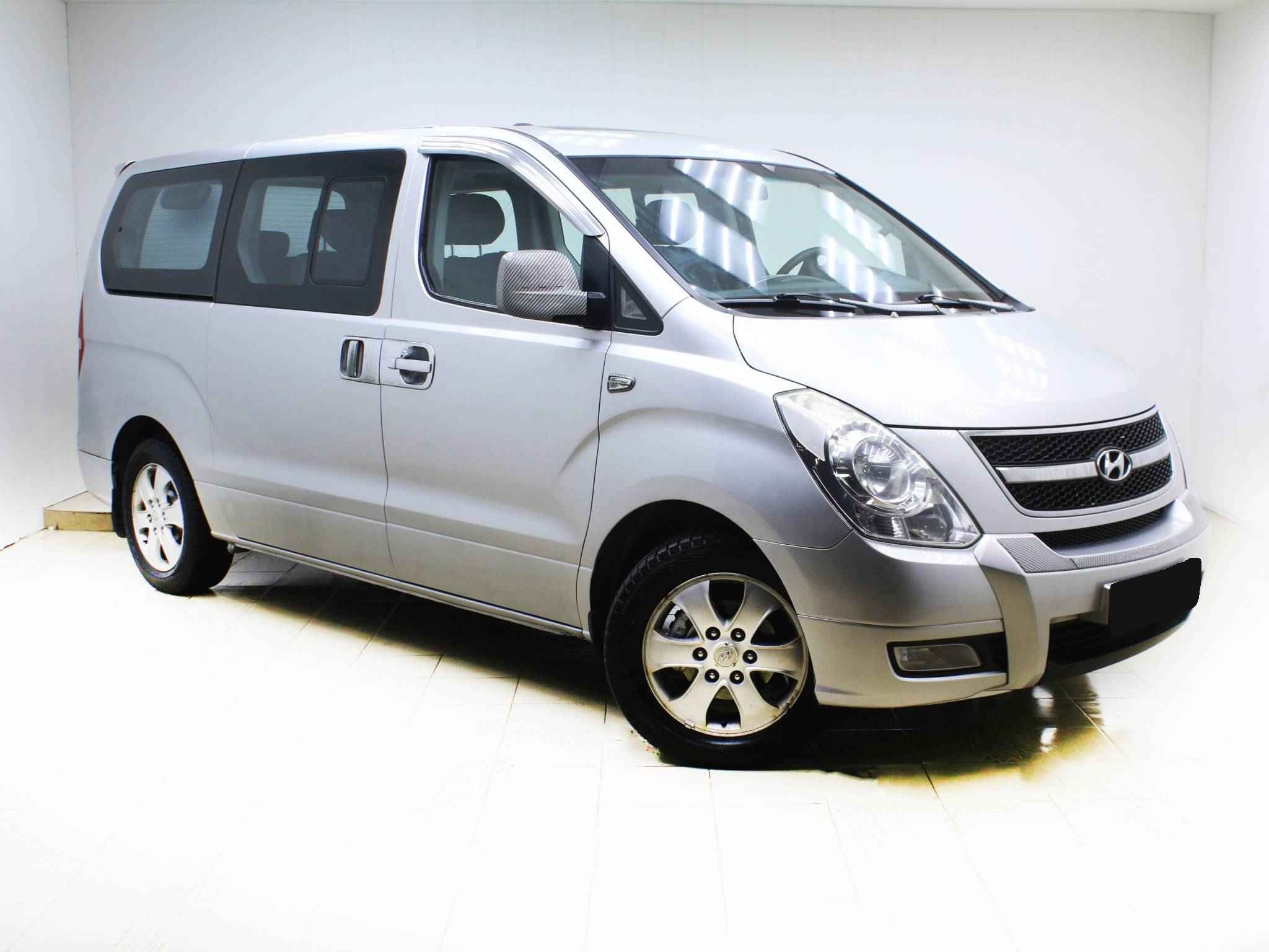 Hyundai Grand Starex, I