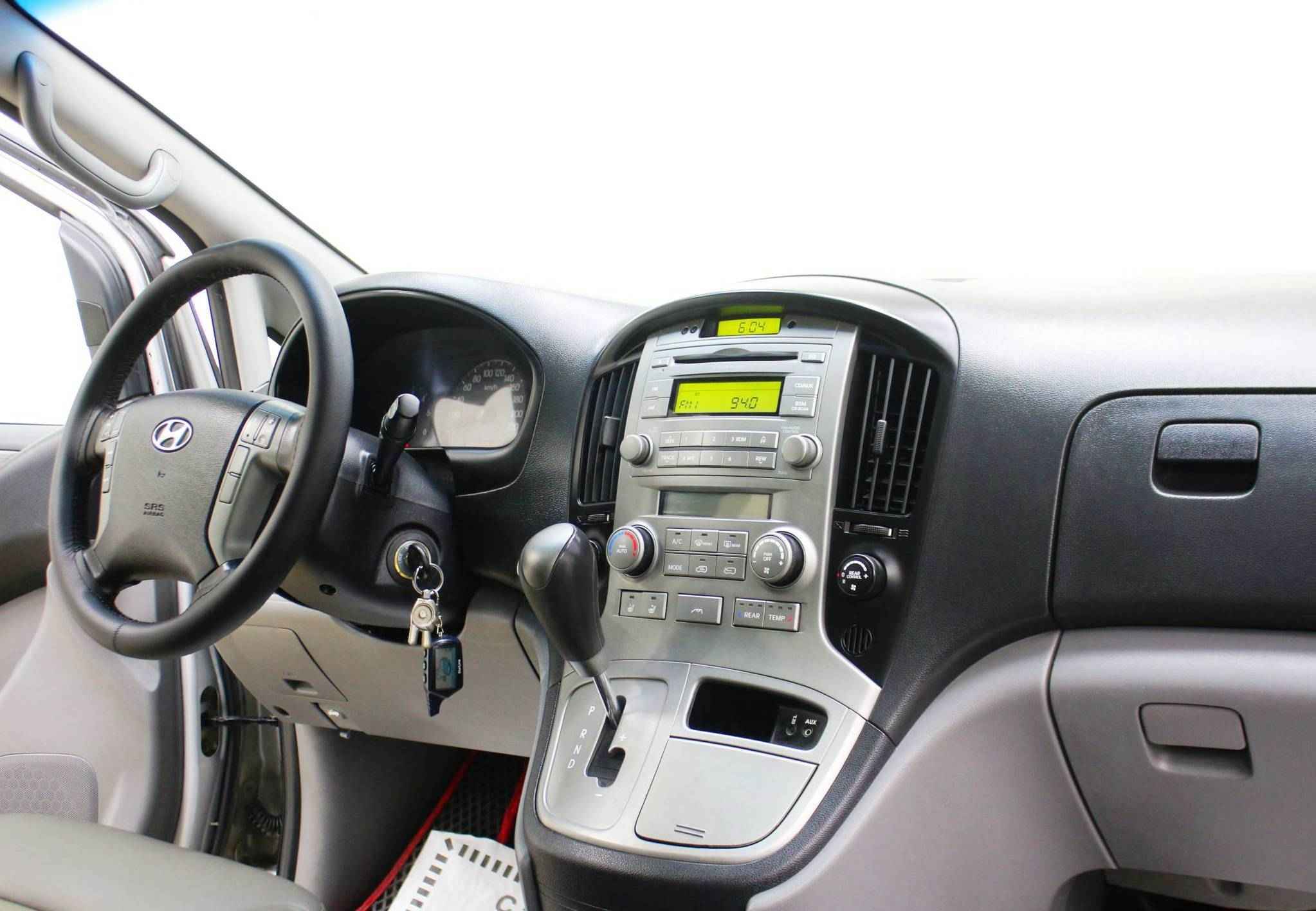 Hyundai Grand Starex, I