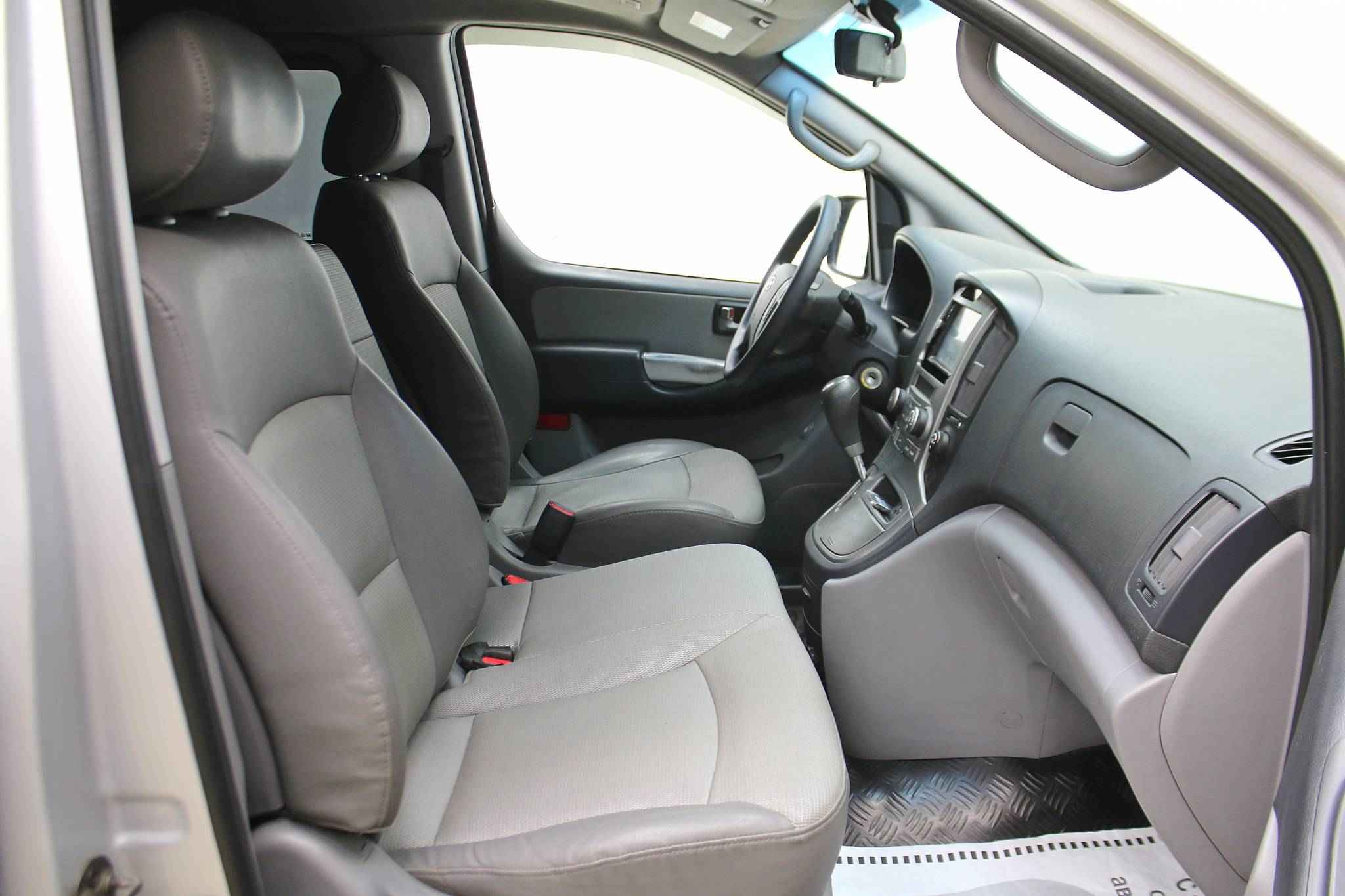 Hyundai Grand Starex, I